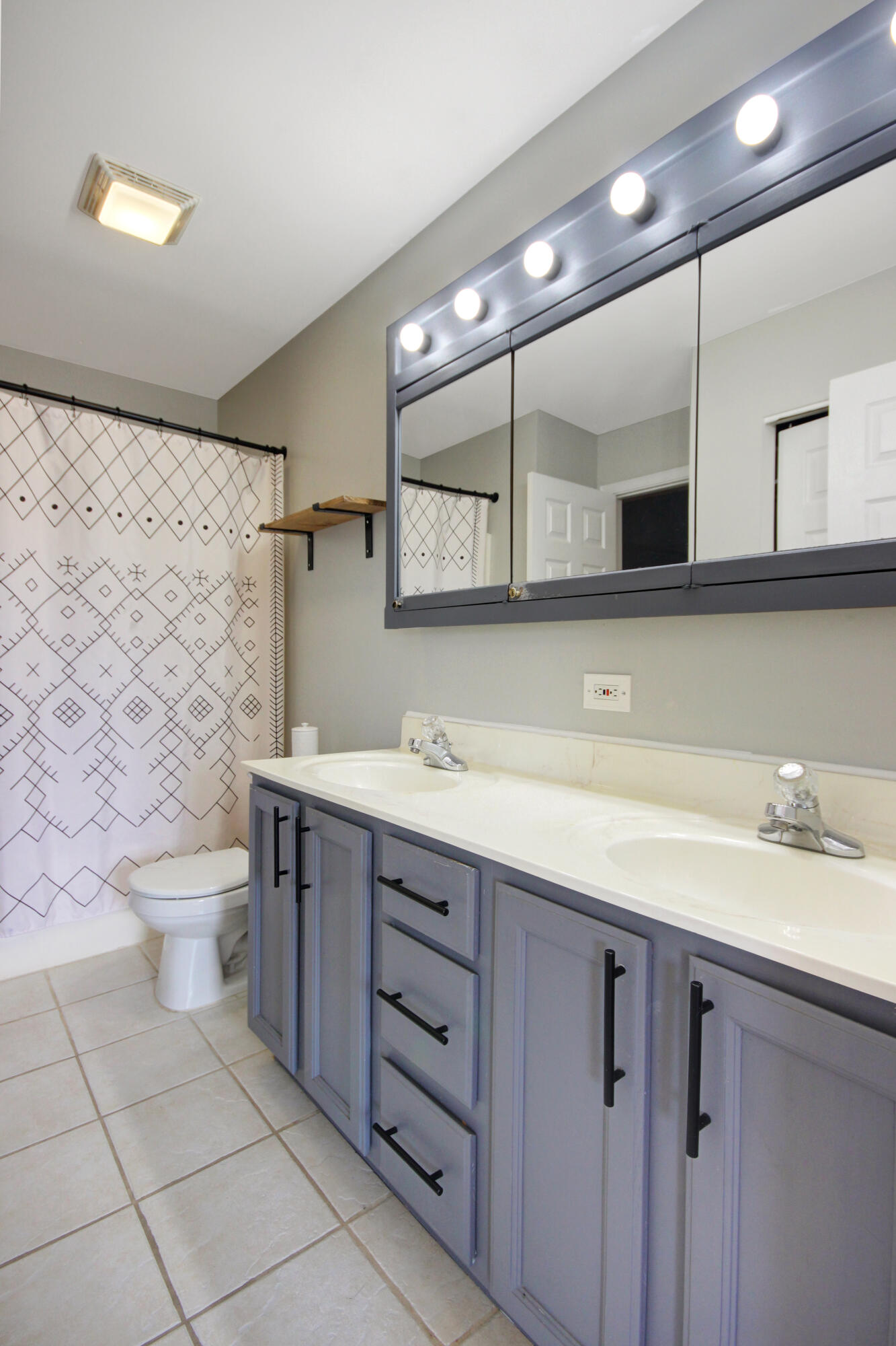 8109 Victoria Place