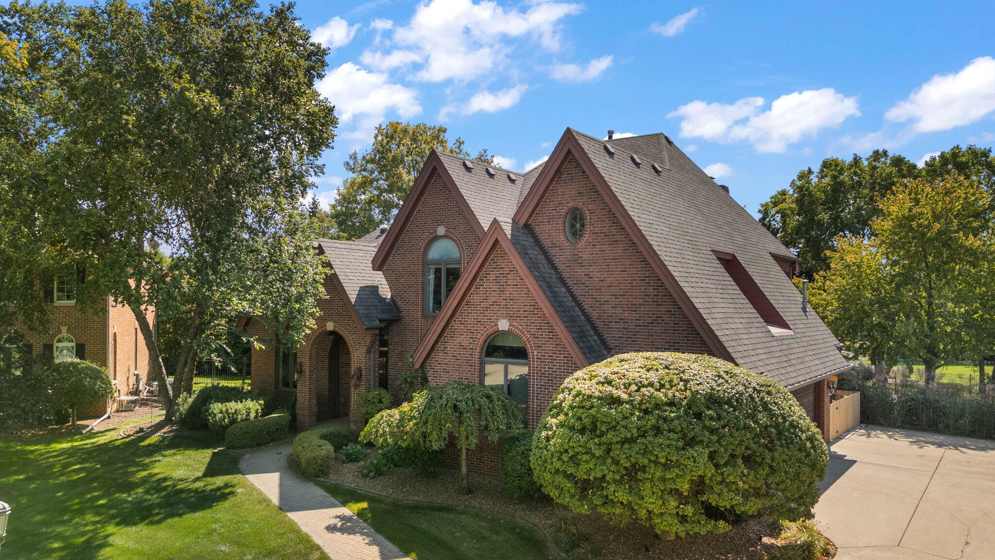 10022 Tanglewood Court