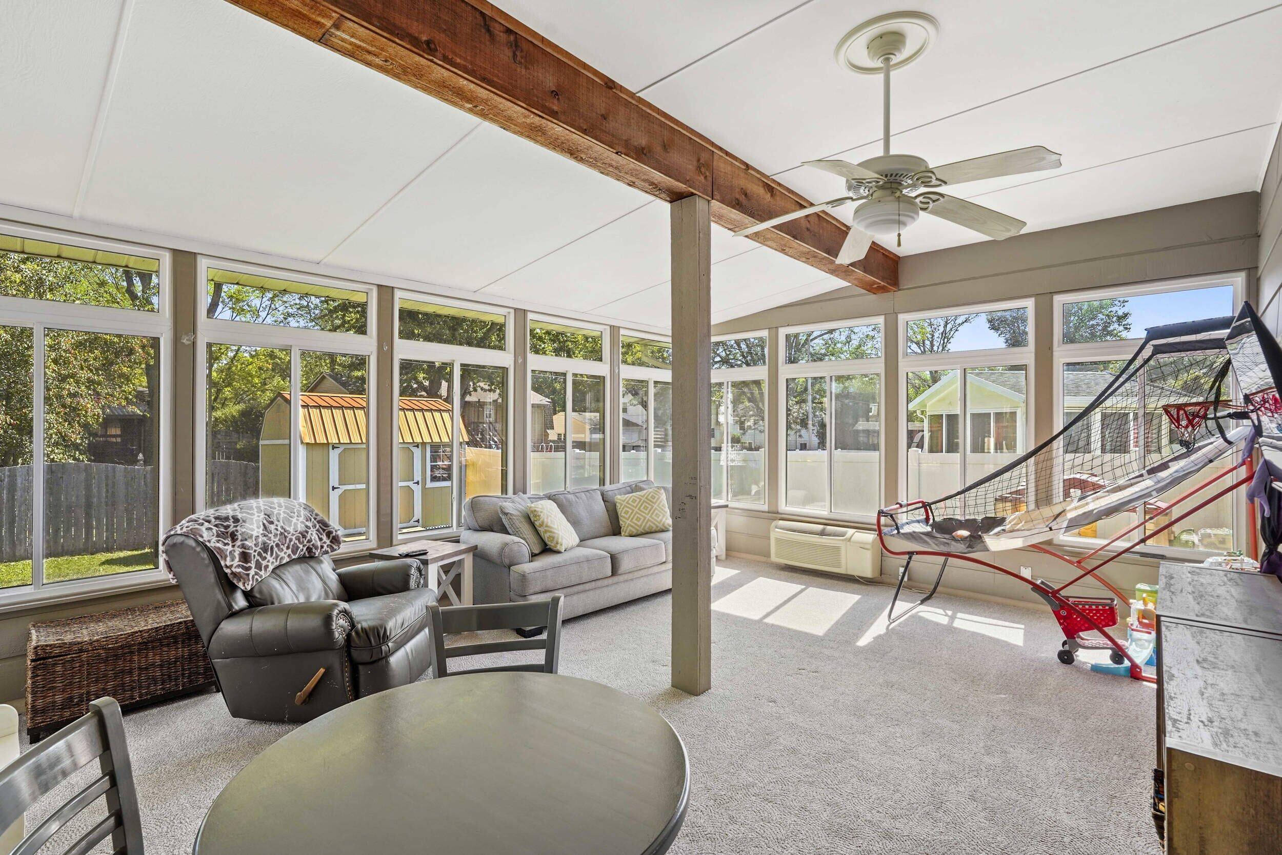 922 Maxwell Court