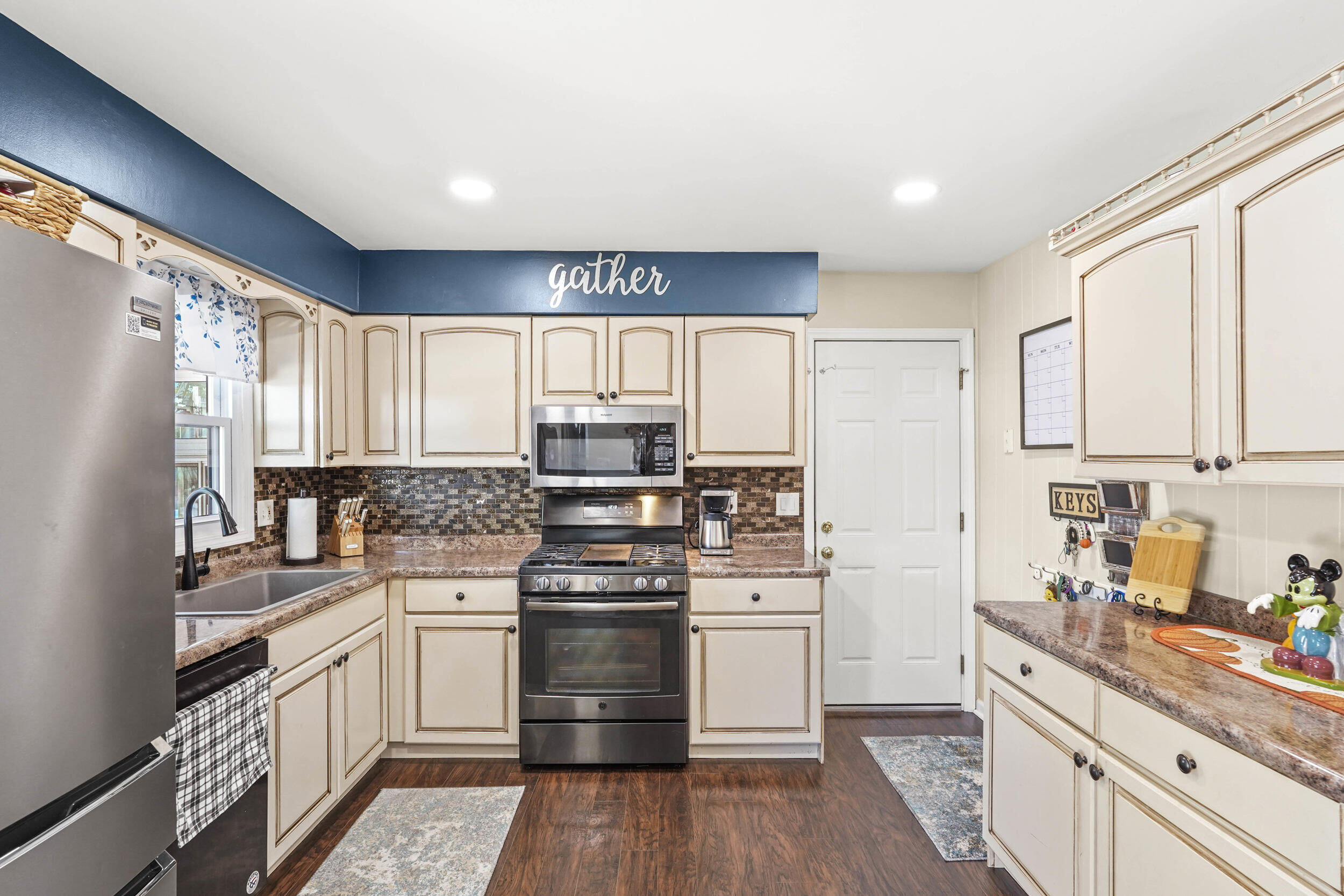 922 Maxwell Court