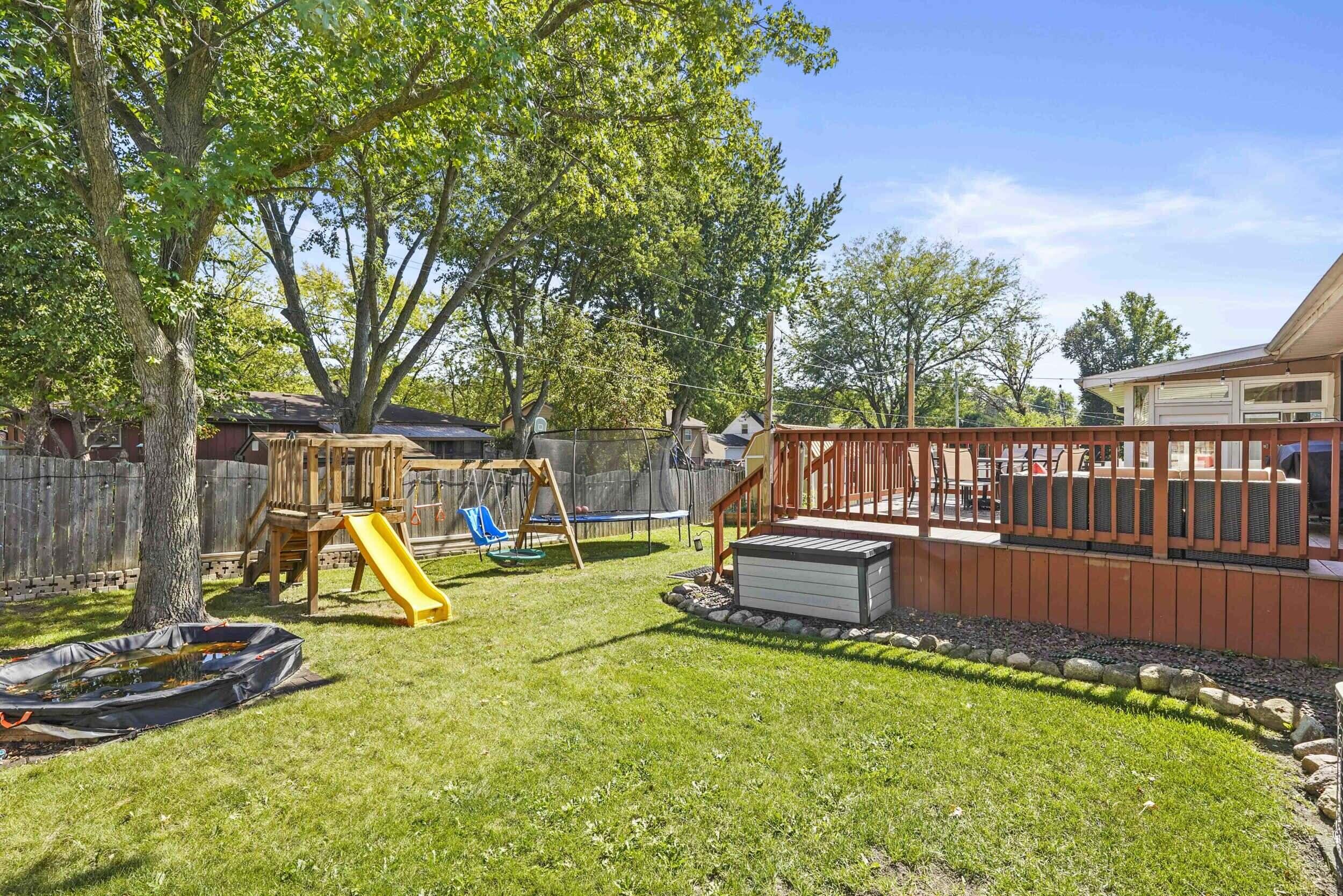 922 Maxwell Court