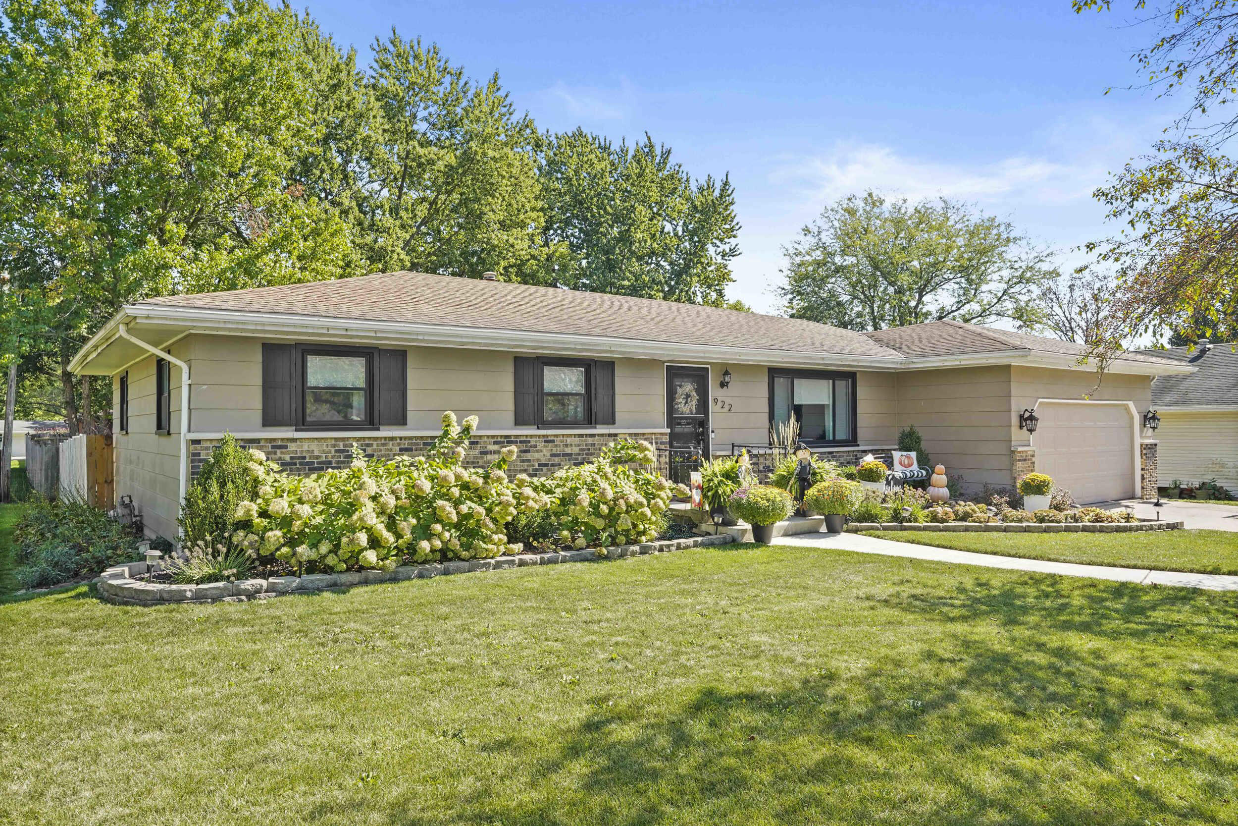 922 Maxwell Court