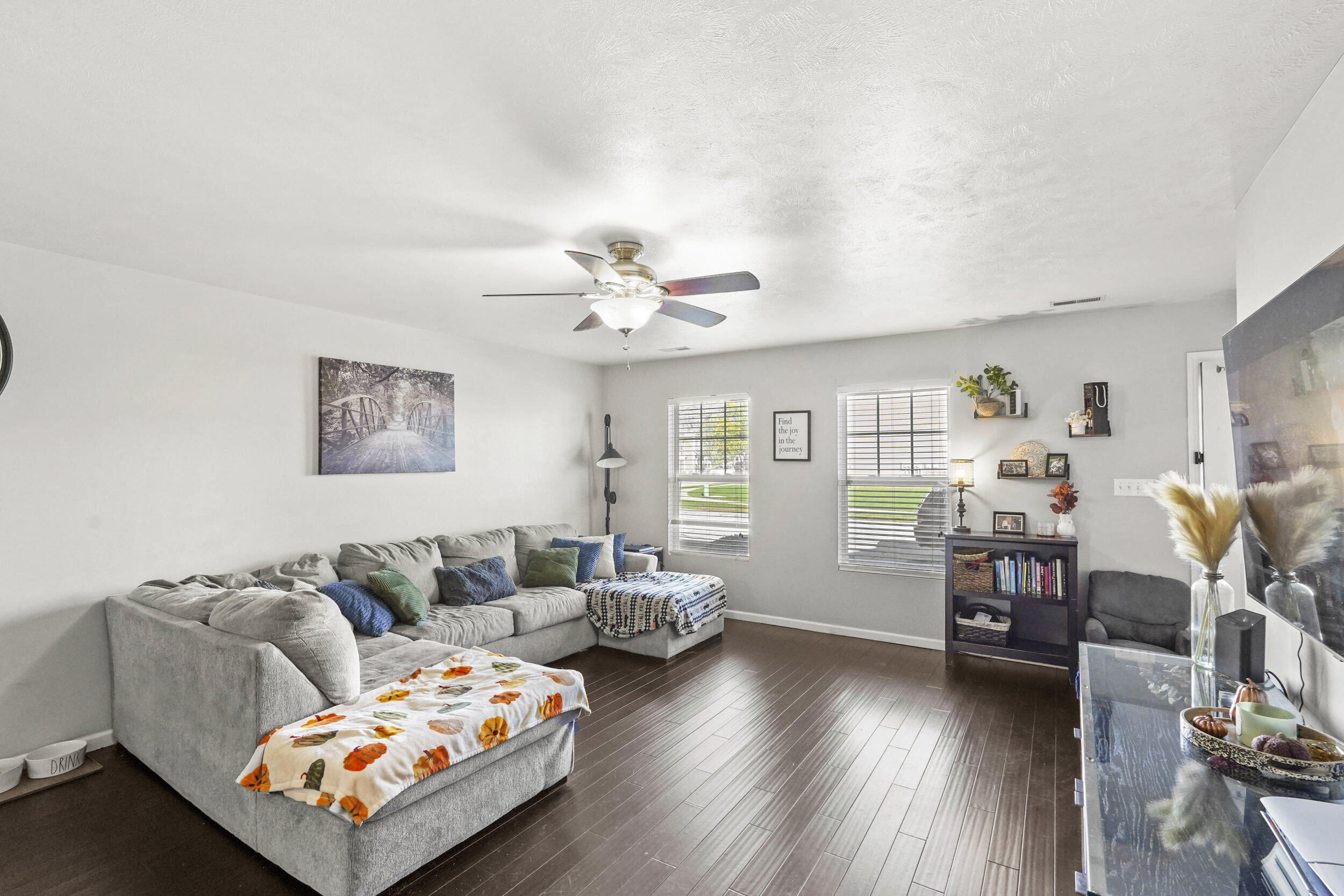 10421 Paramount Way