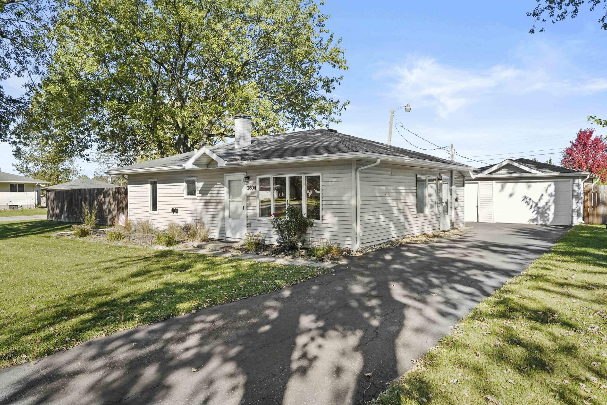 3604 W 104th Place
