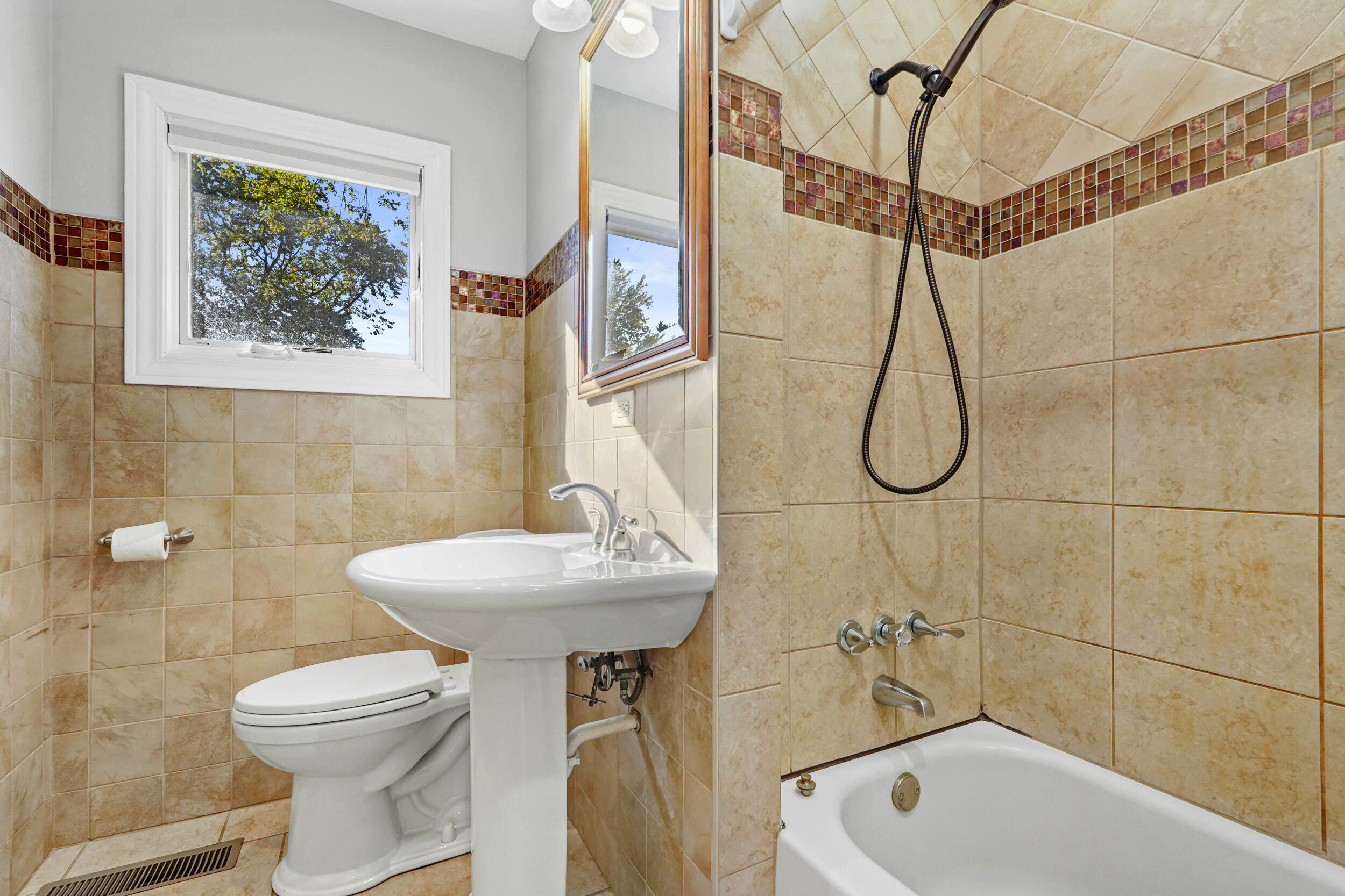3604 W 104th Place
