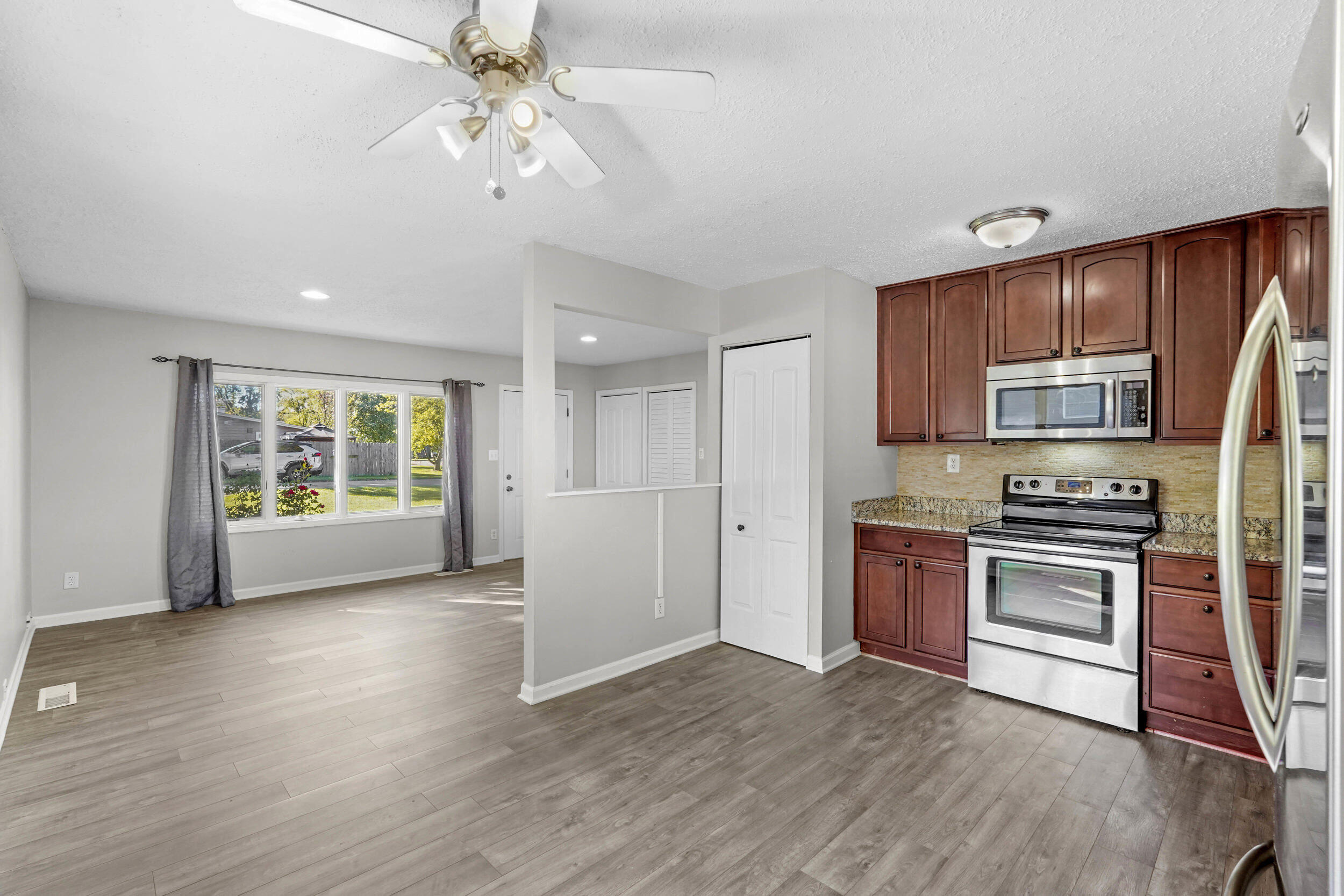 3604 W 104th Place