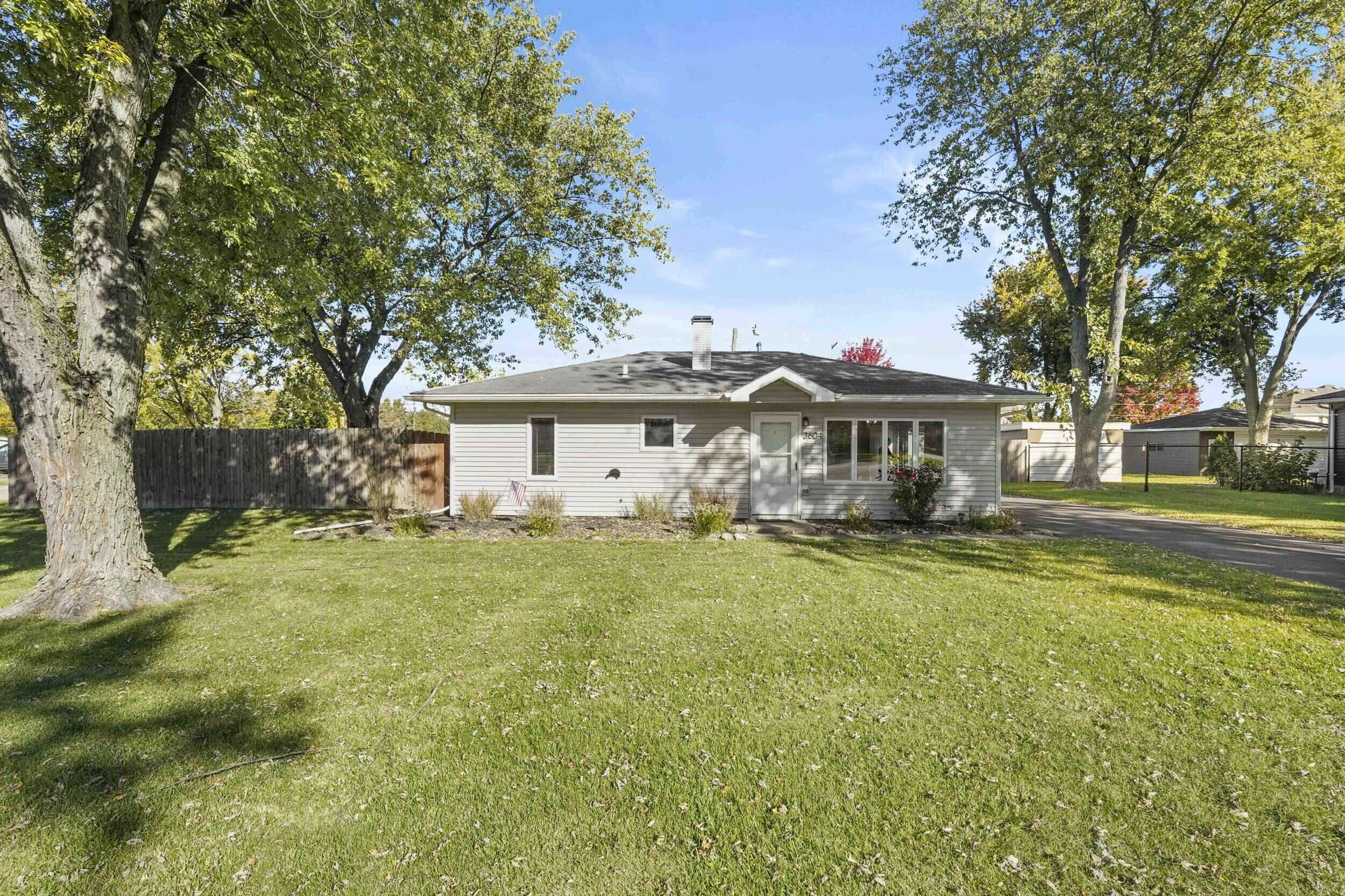 3604 W 104th Place
