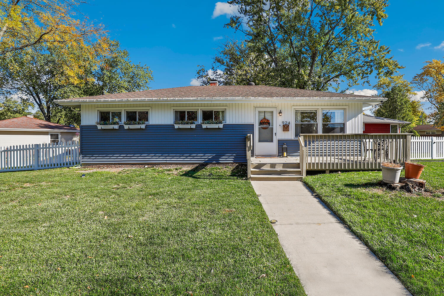 924 W Crestview Court