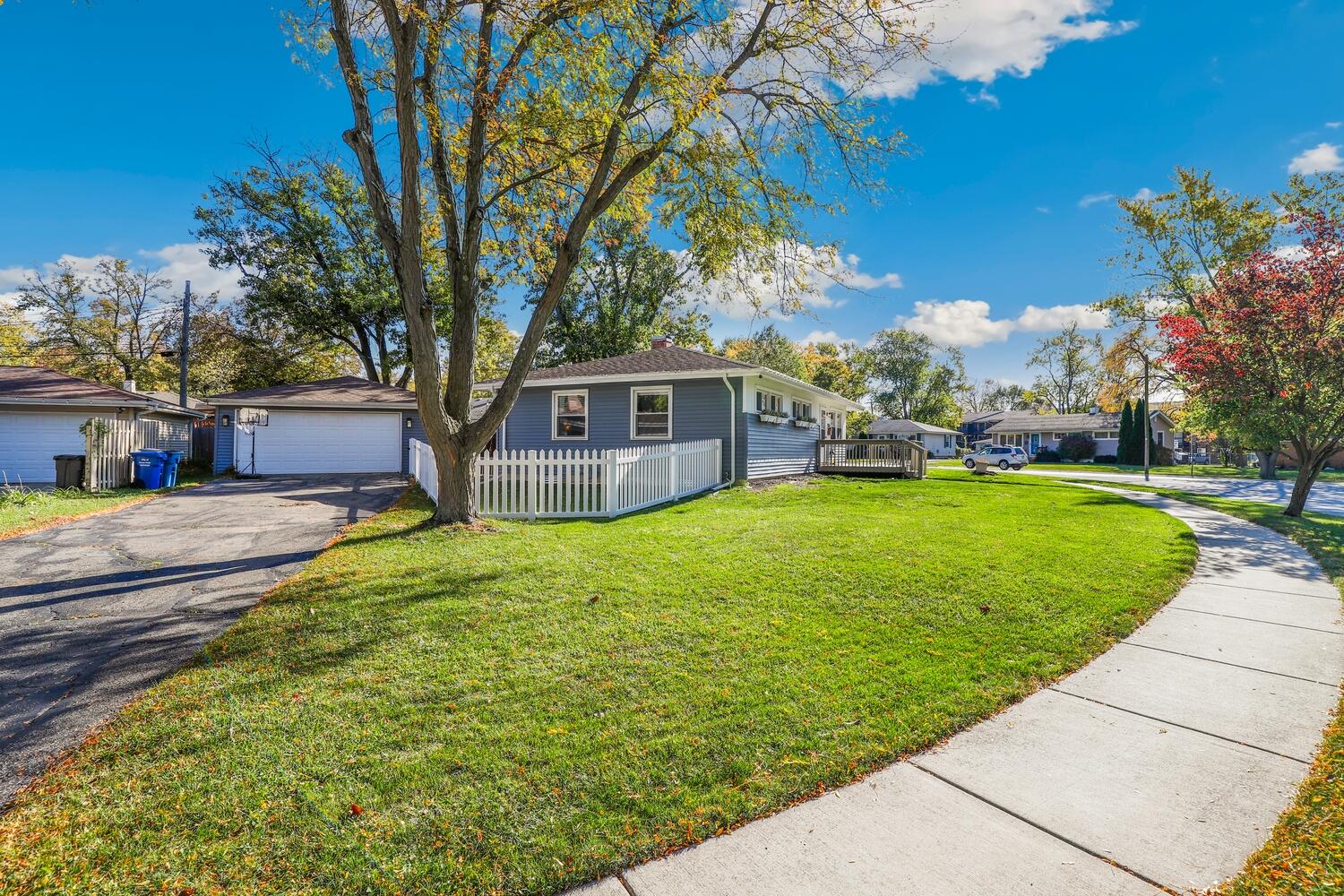 924 W Crestview Court