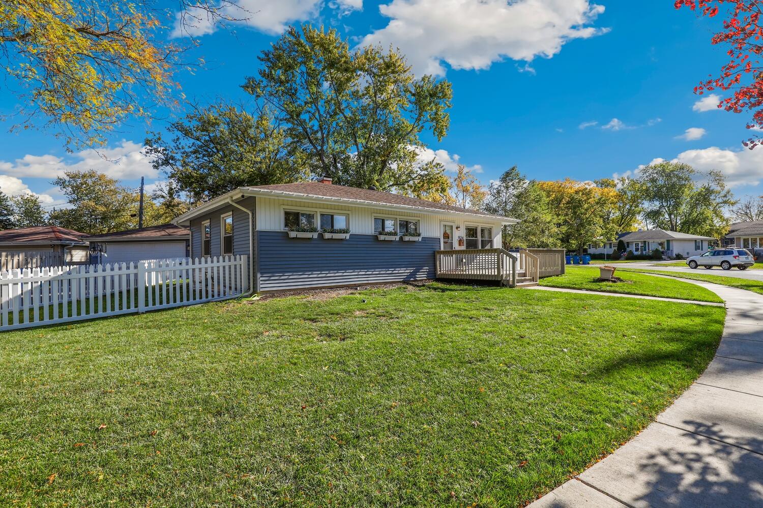 924 W Crestview Court