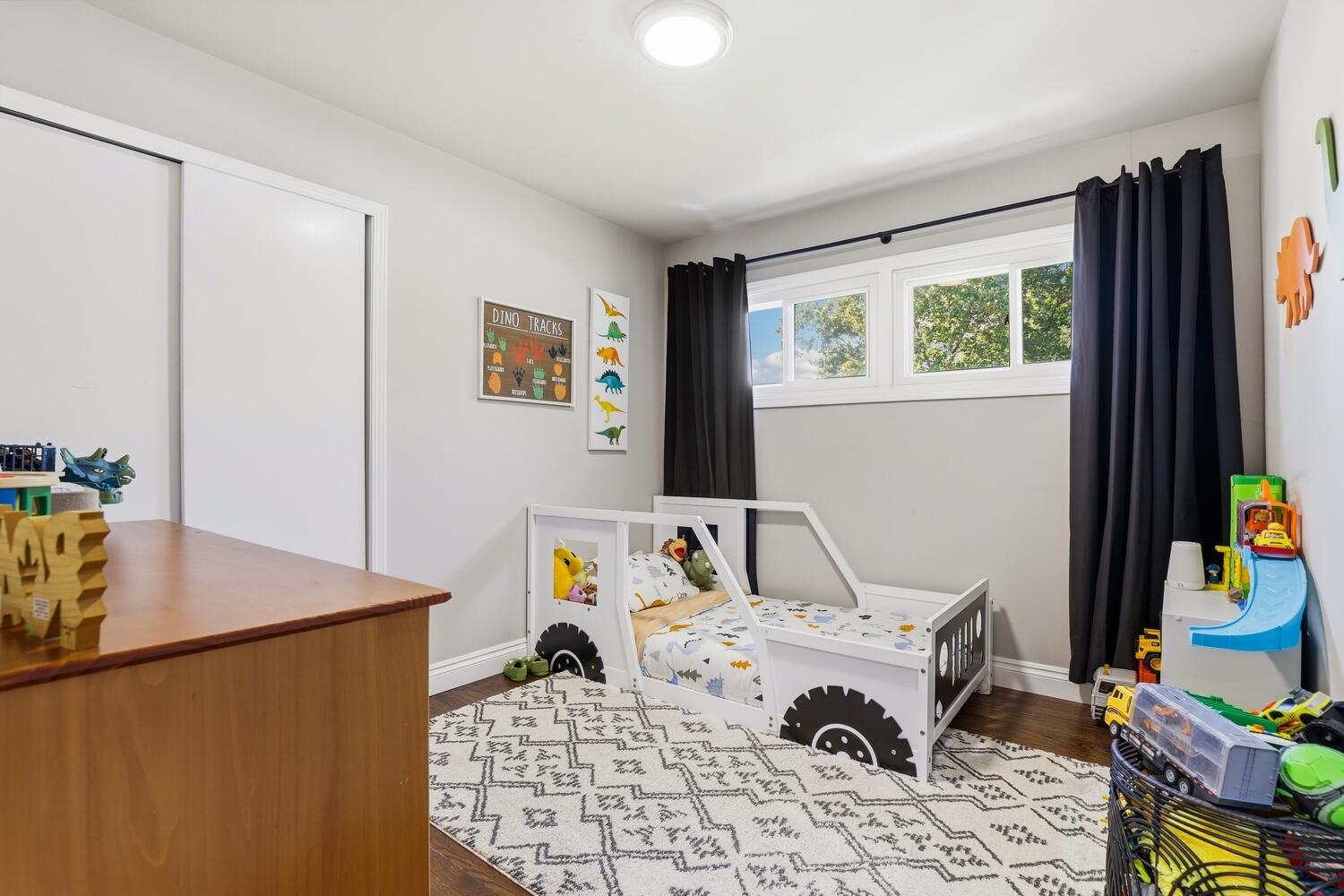 924 W Crestview Court