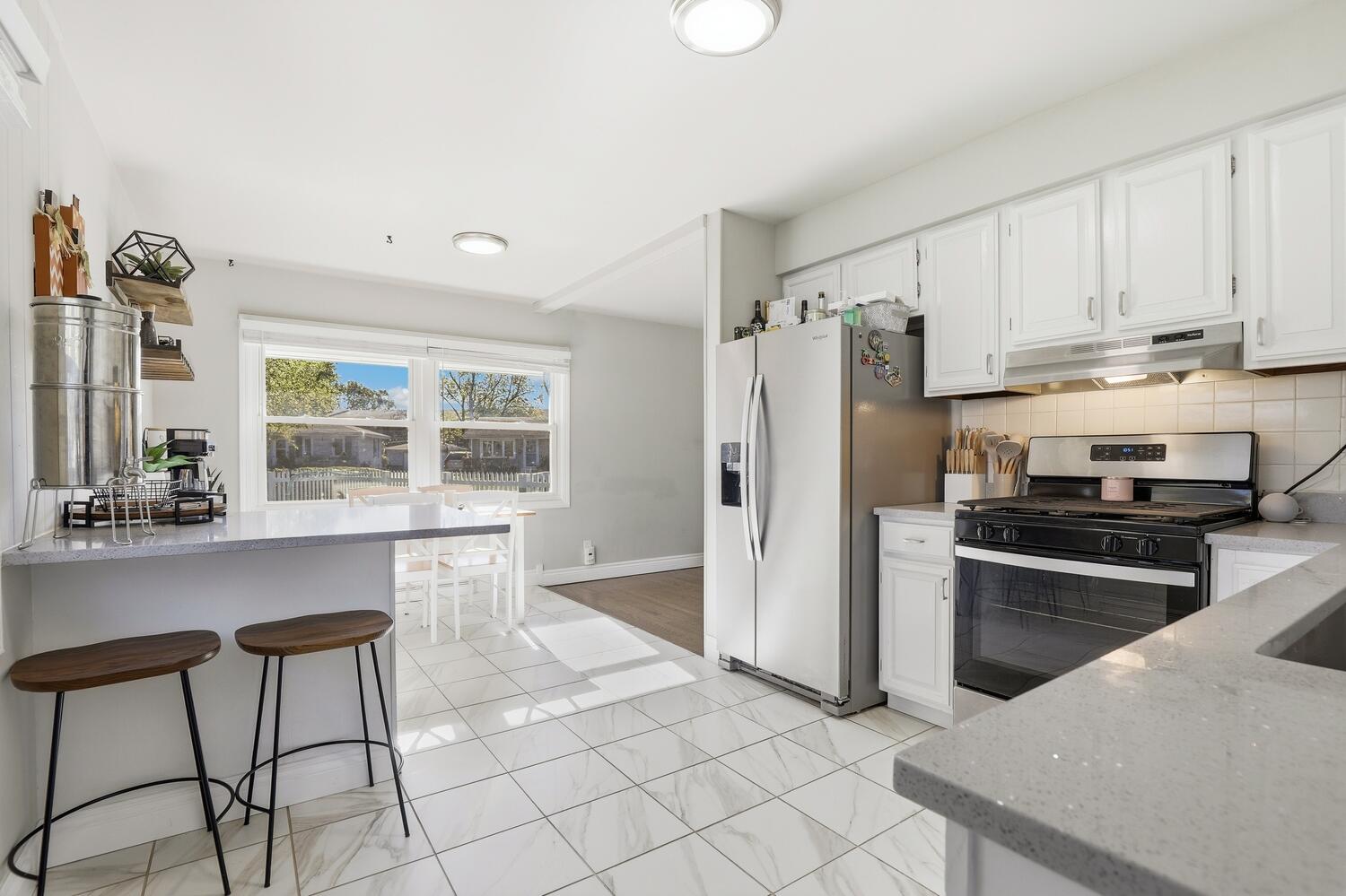 924 W Crestview Court