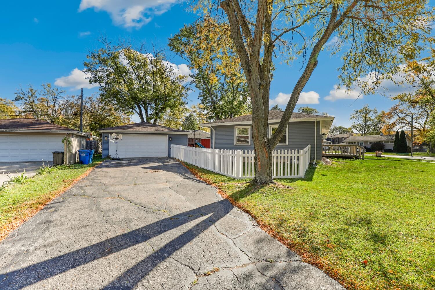 924 W Crestview Court