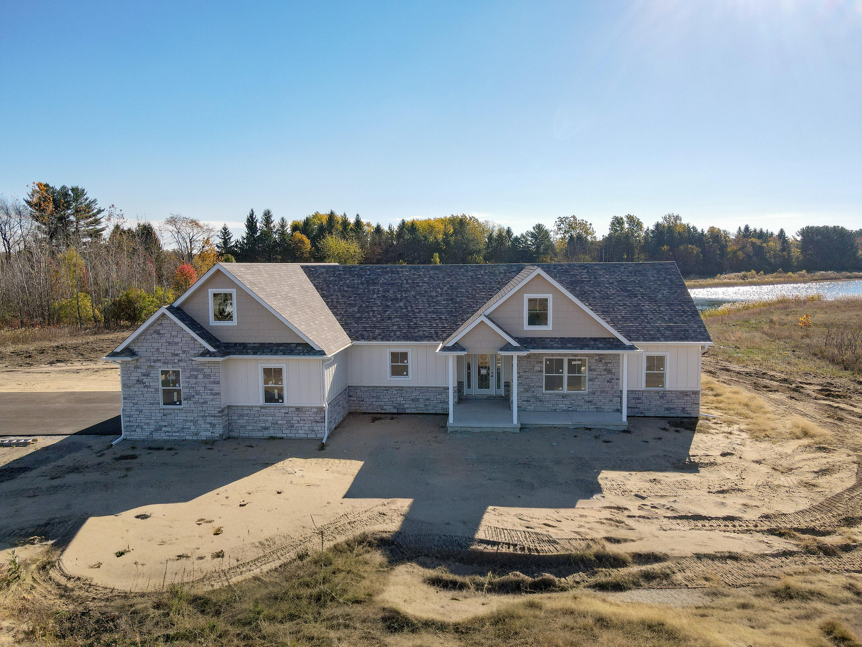 4115 N Lake Court