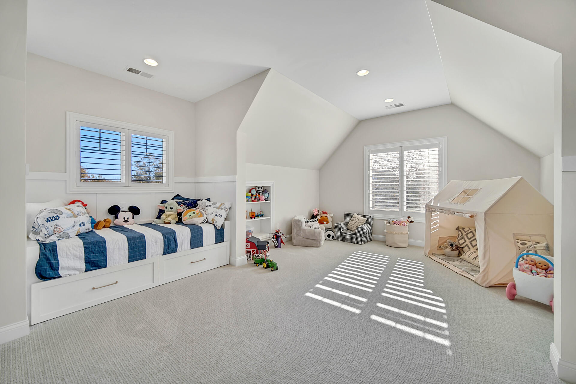 917 Perthshire Lane