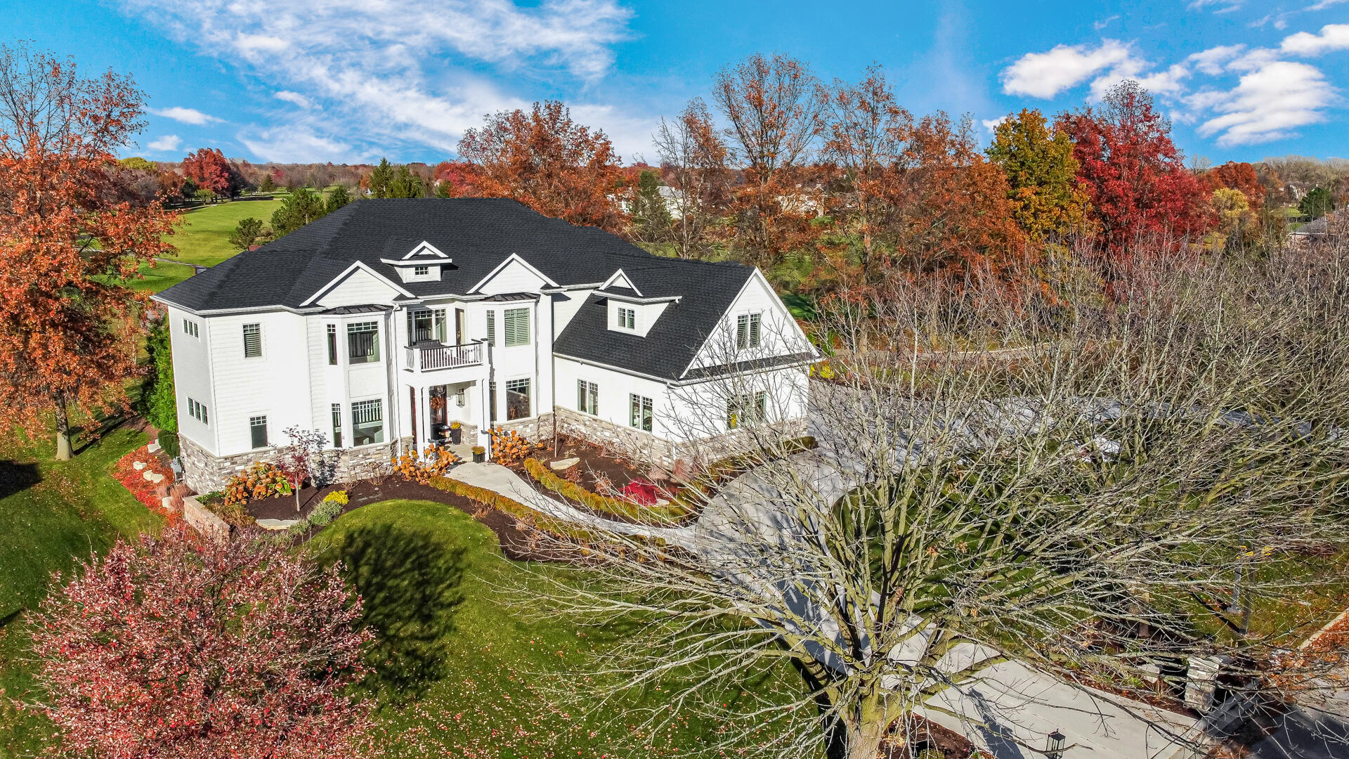 917 Perthshire Lane