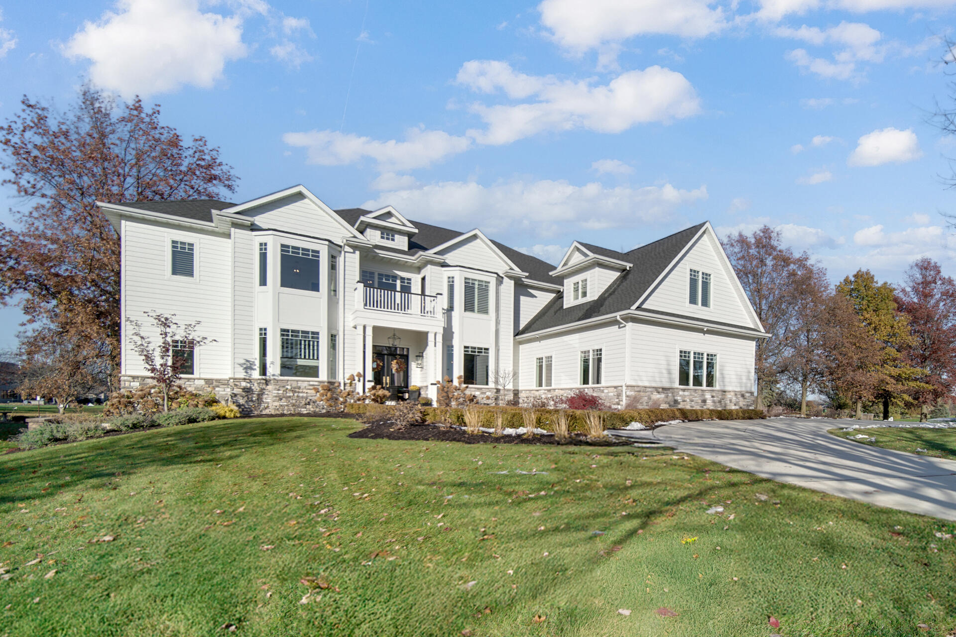 917 Perthshire Lane