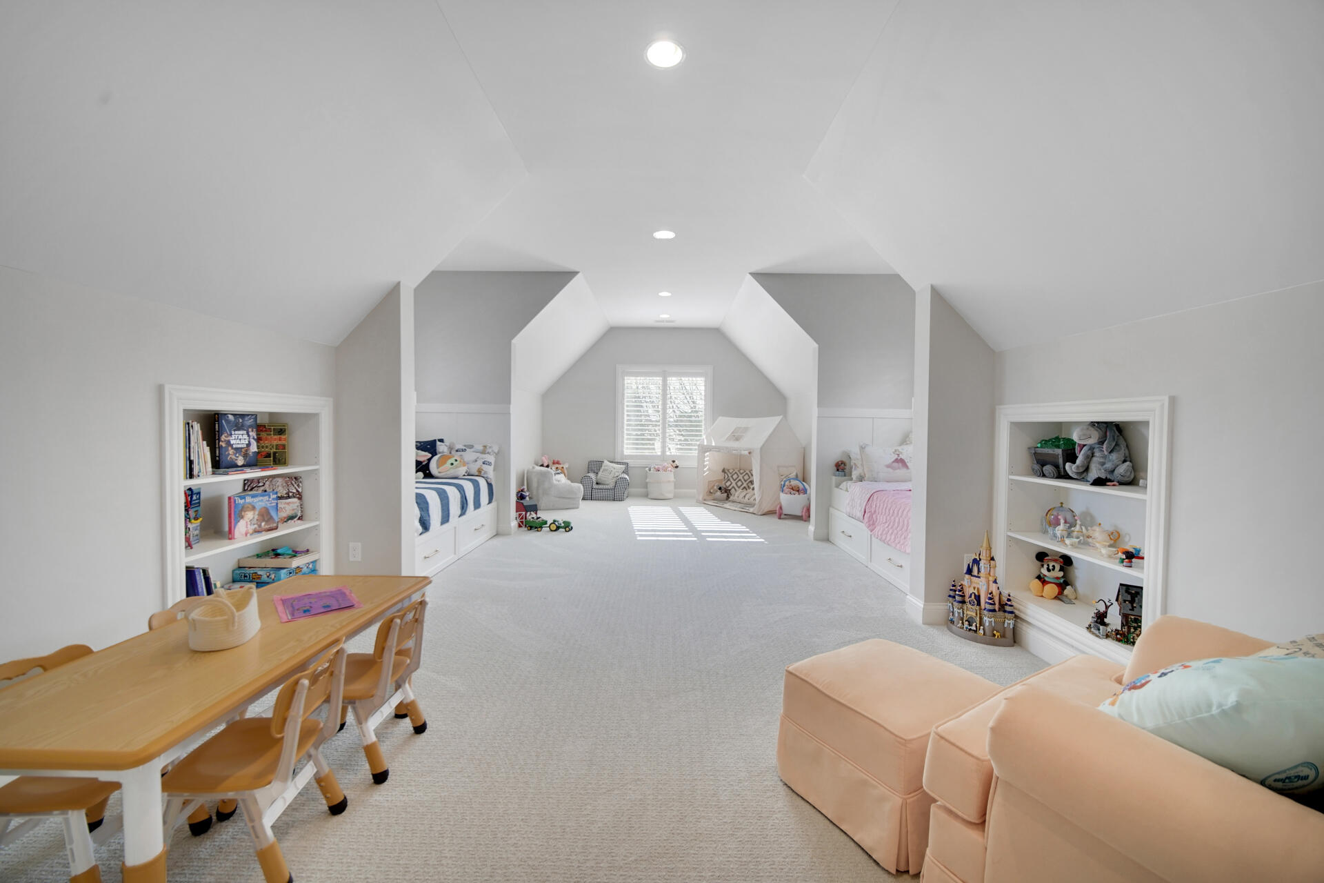 917 Perthshire Lane