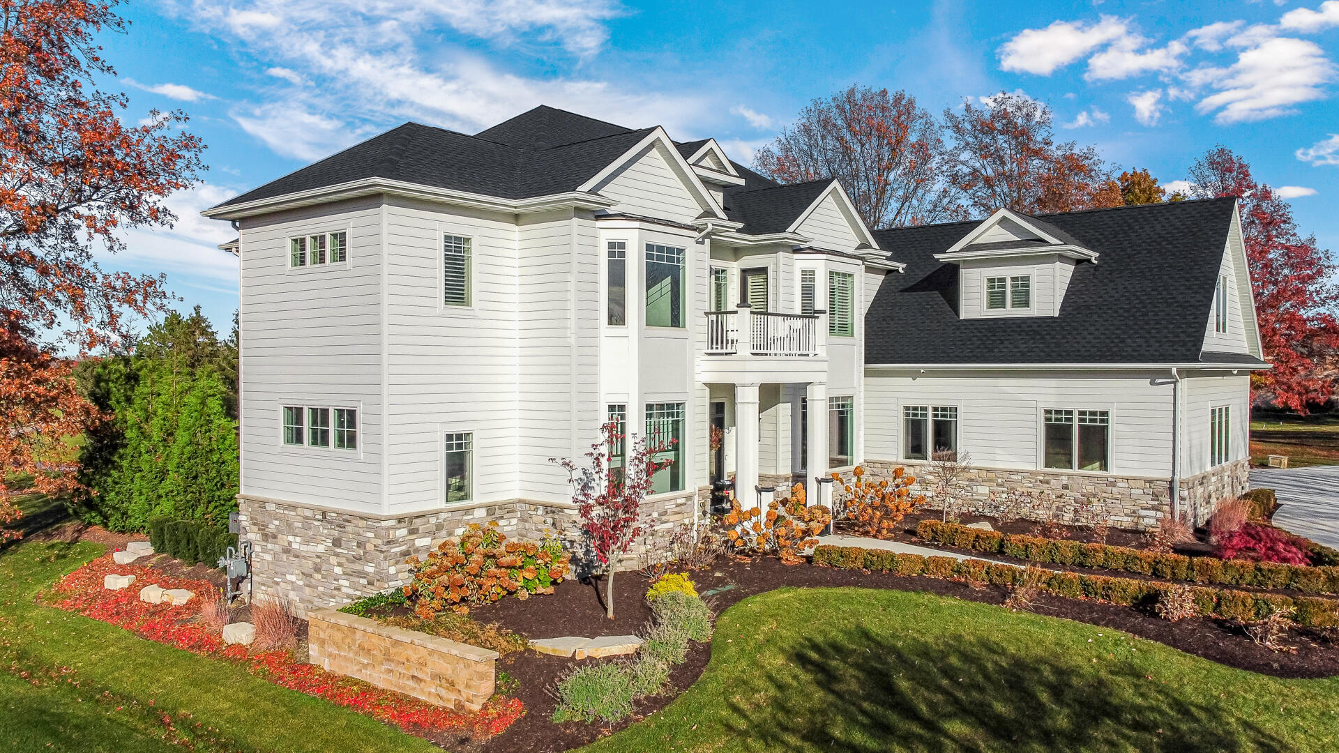 917 Perthshire Lane
