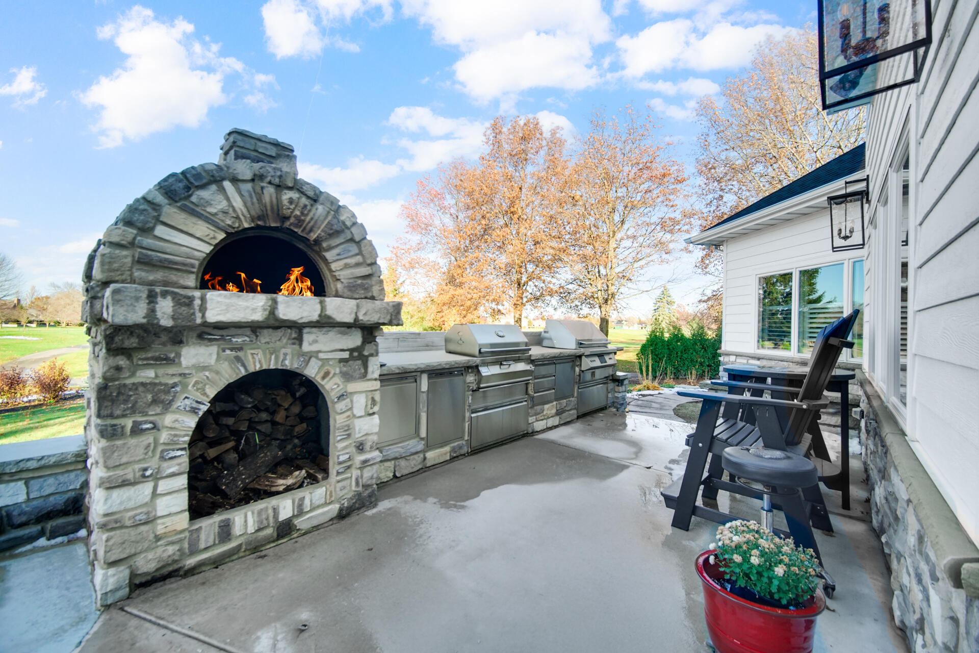 917 Perthshire Lane