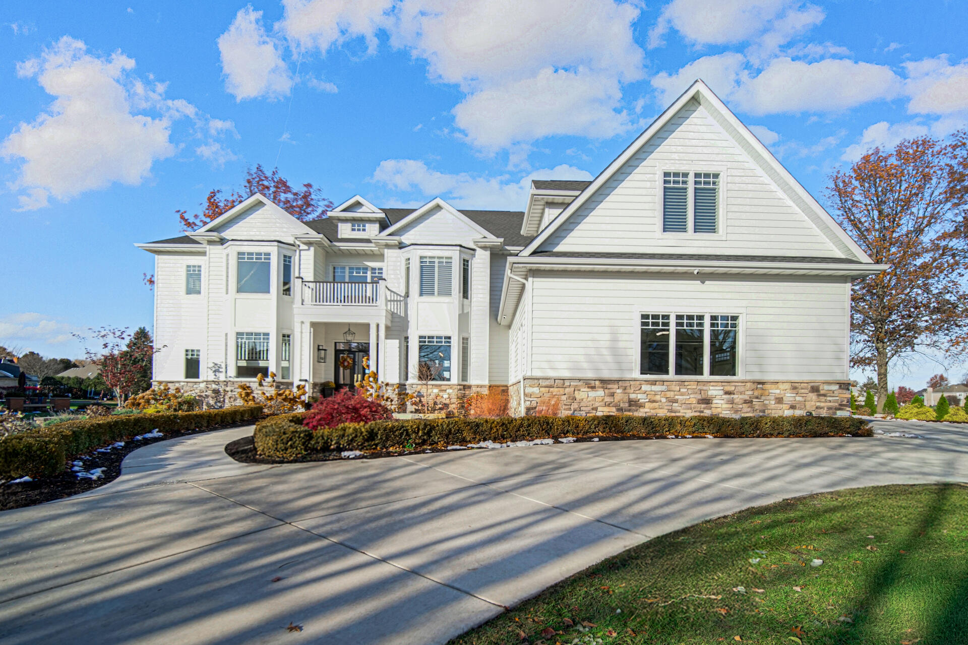917 Perthshire Lane