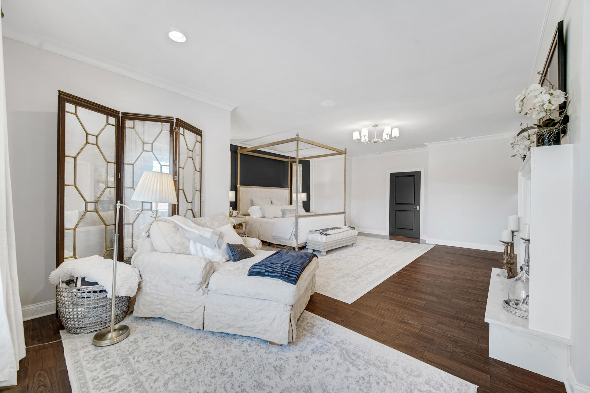 917 Perthshire Lane