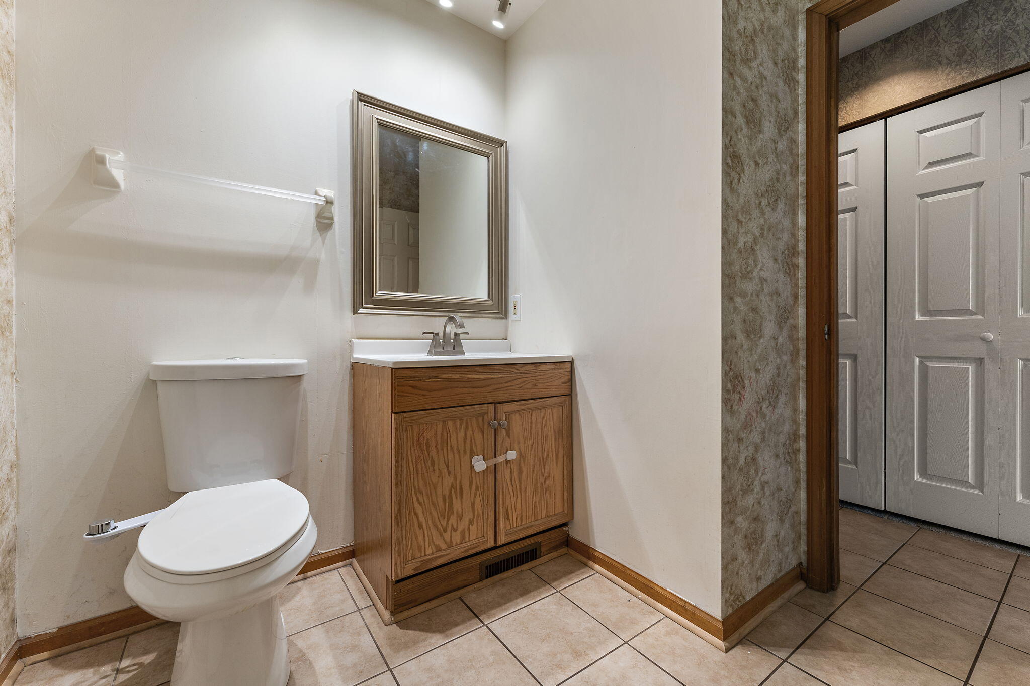 1535 W 93rd Court