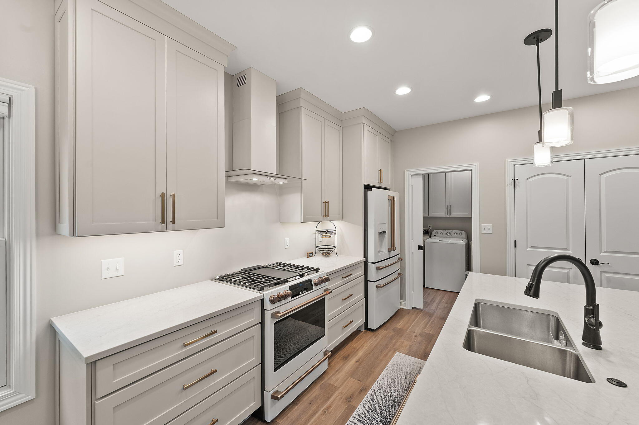 12763 Creekside Drive