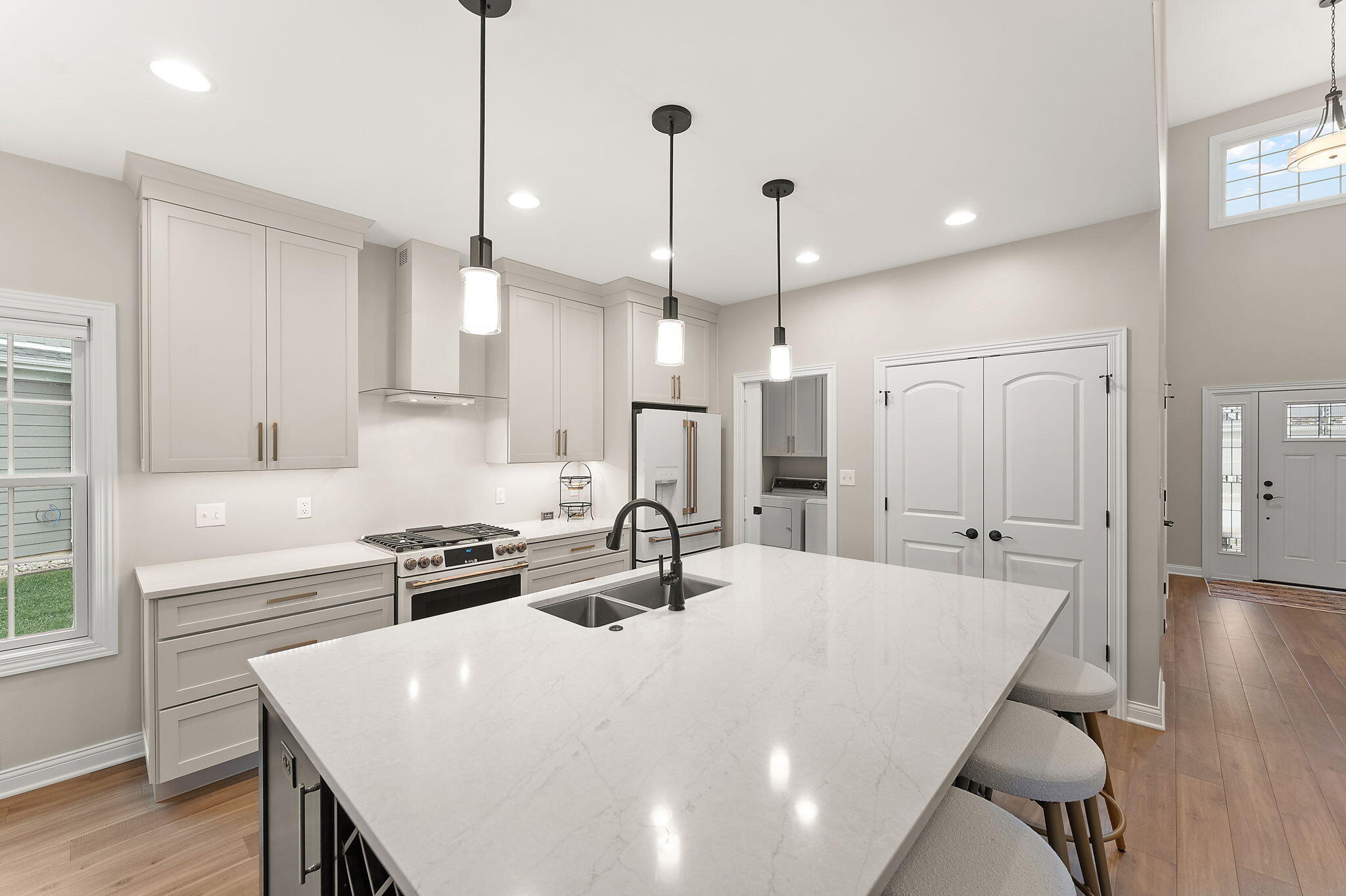 12763 Creekside Drive