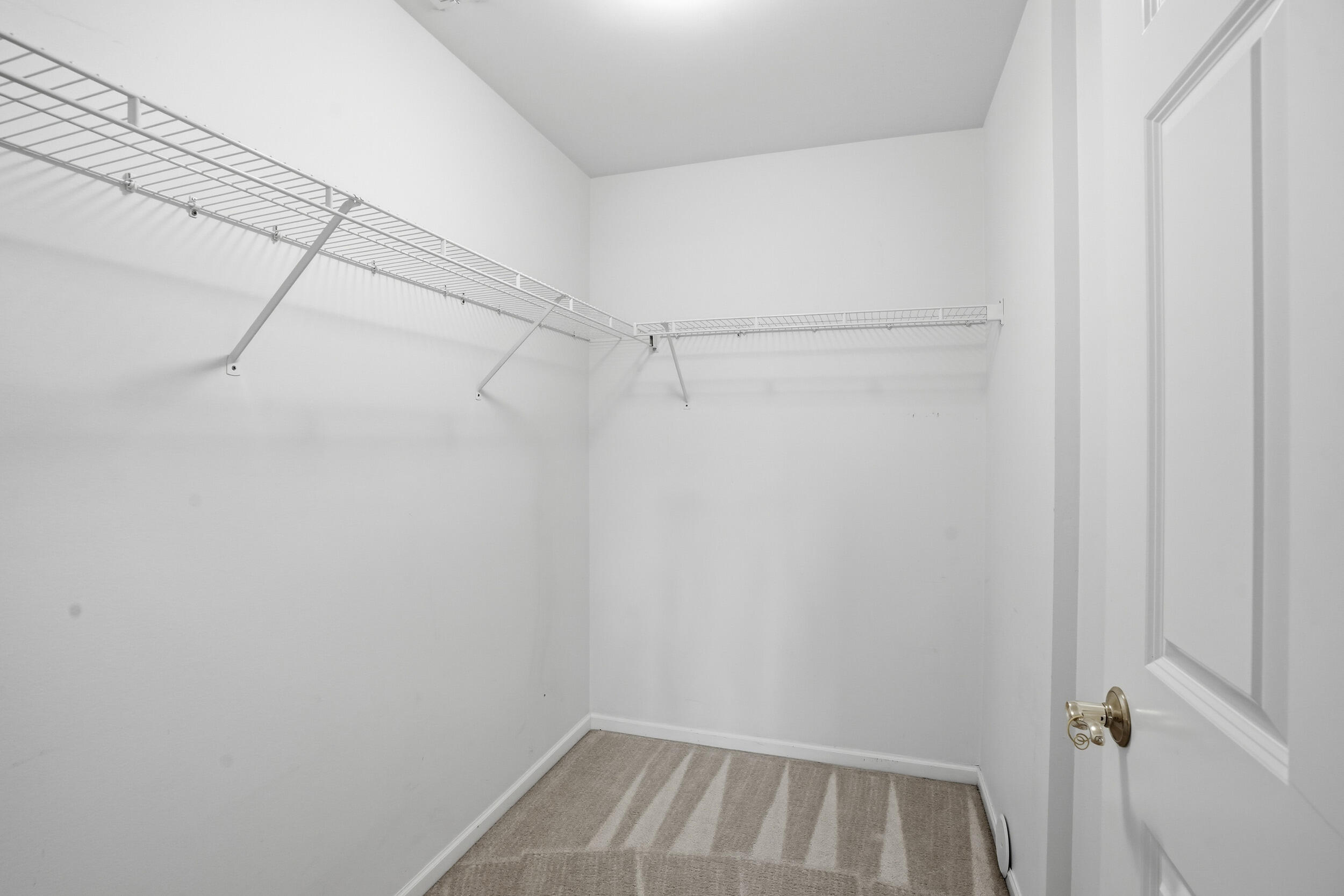 545 Cambridge Court Unit: 1d