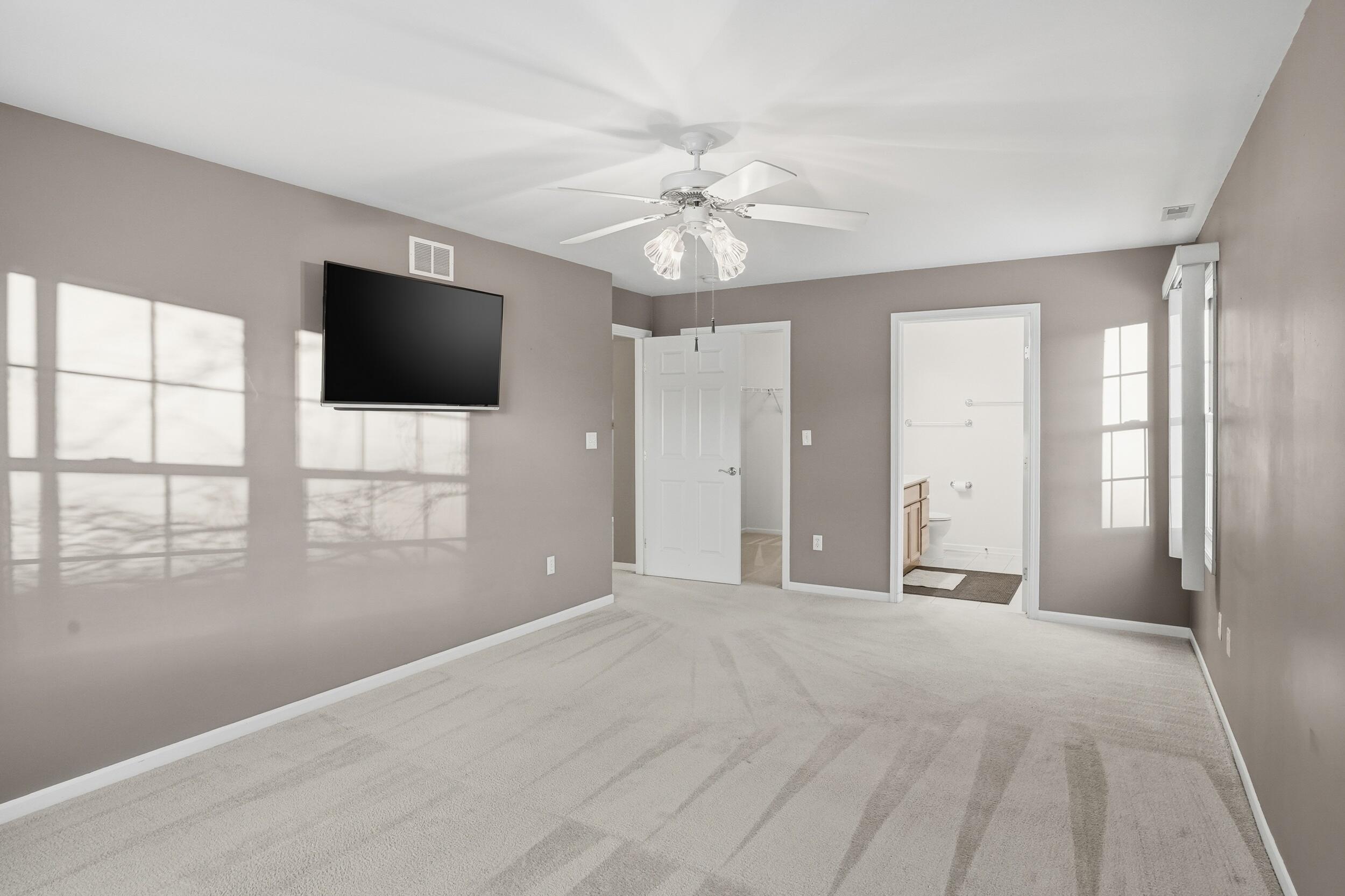545 Cambridge Court Unit: 1d