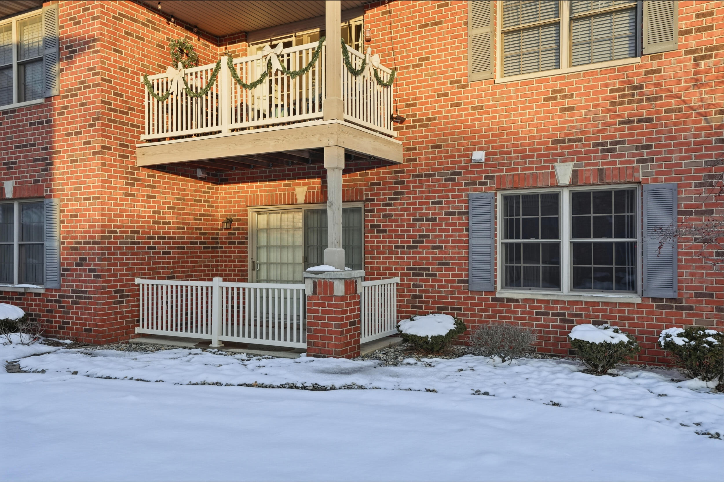 545 Cambridge Court Unit: 1d