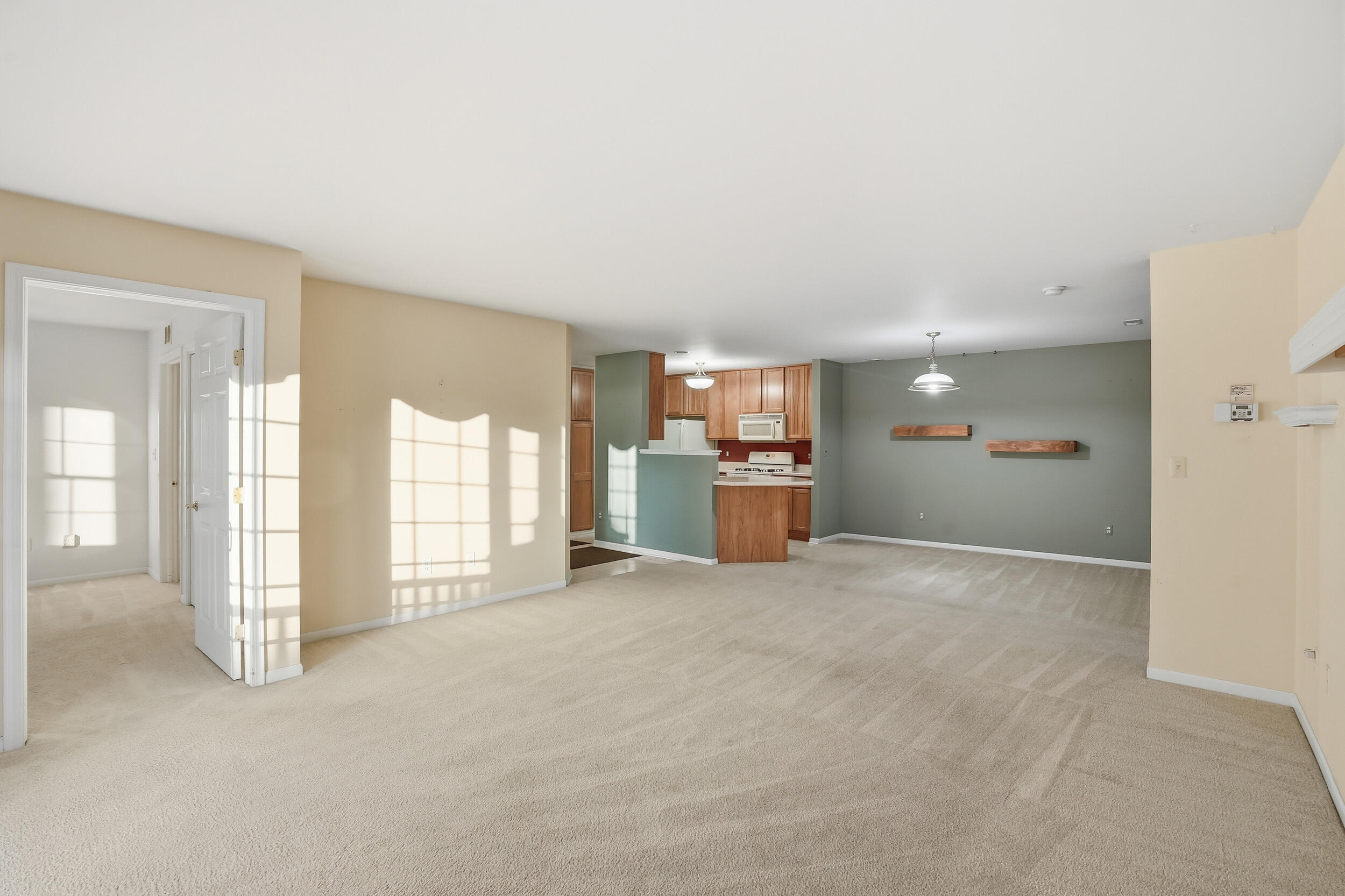 545 Cambridge Court Unit: 1d