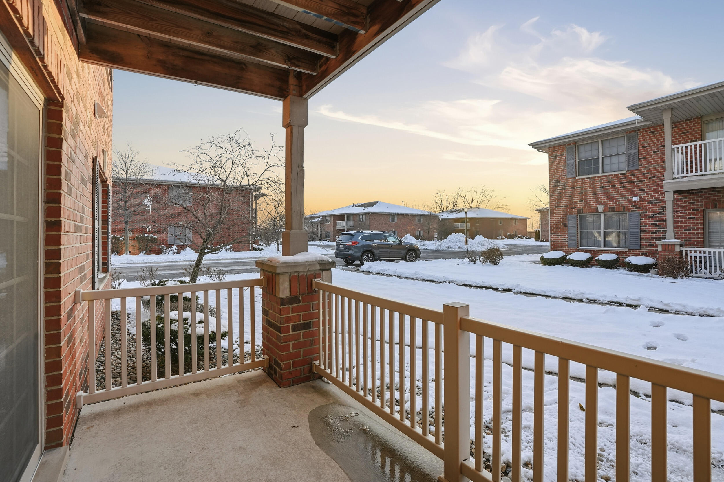 545 Cambridge Court Unit: 1d