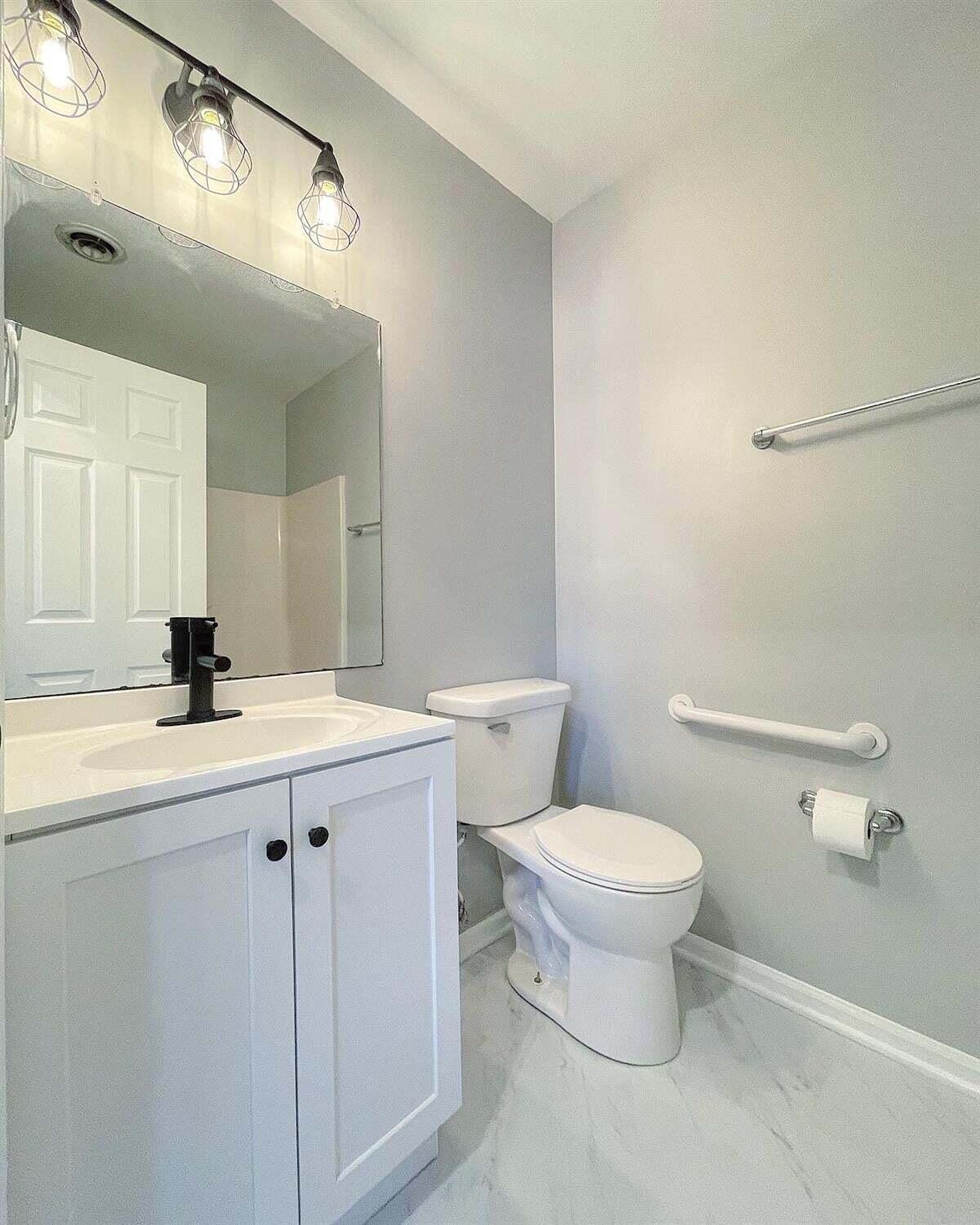 136-140 Meadows Circle