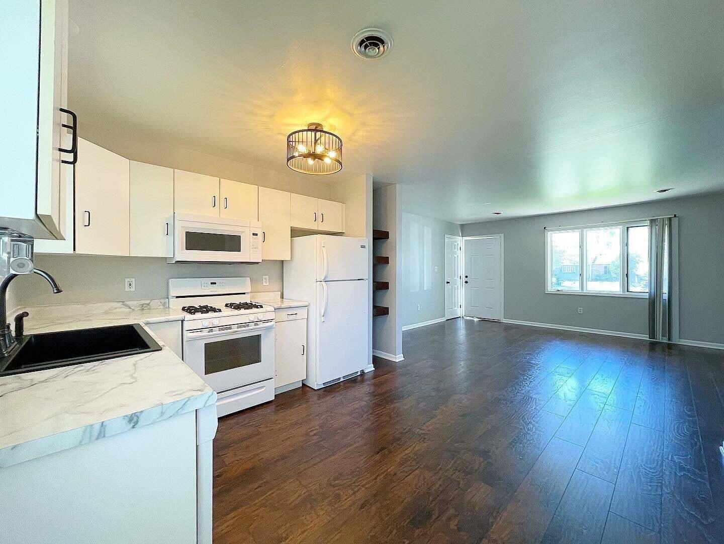 136-140 Meadows Circle