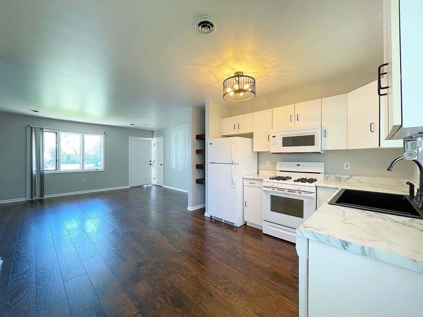 136-140 Meadows Circle