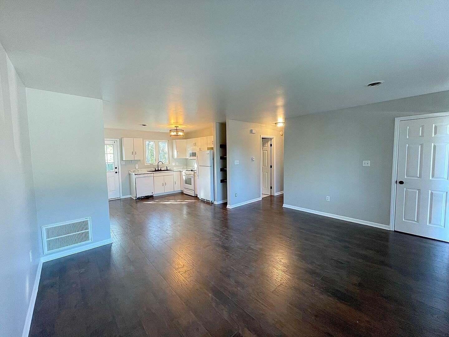 136-140 Meadows Circle