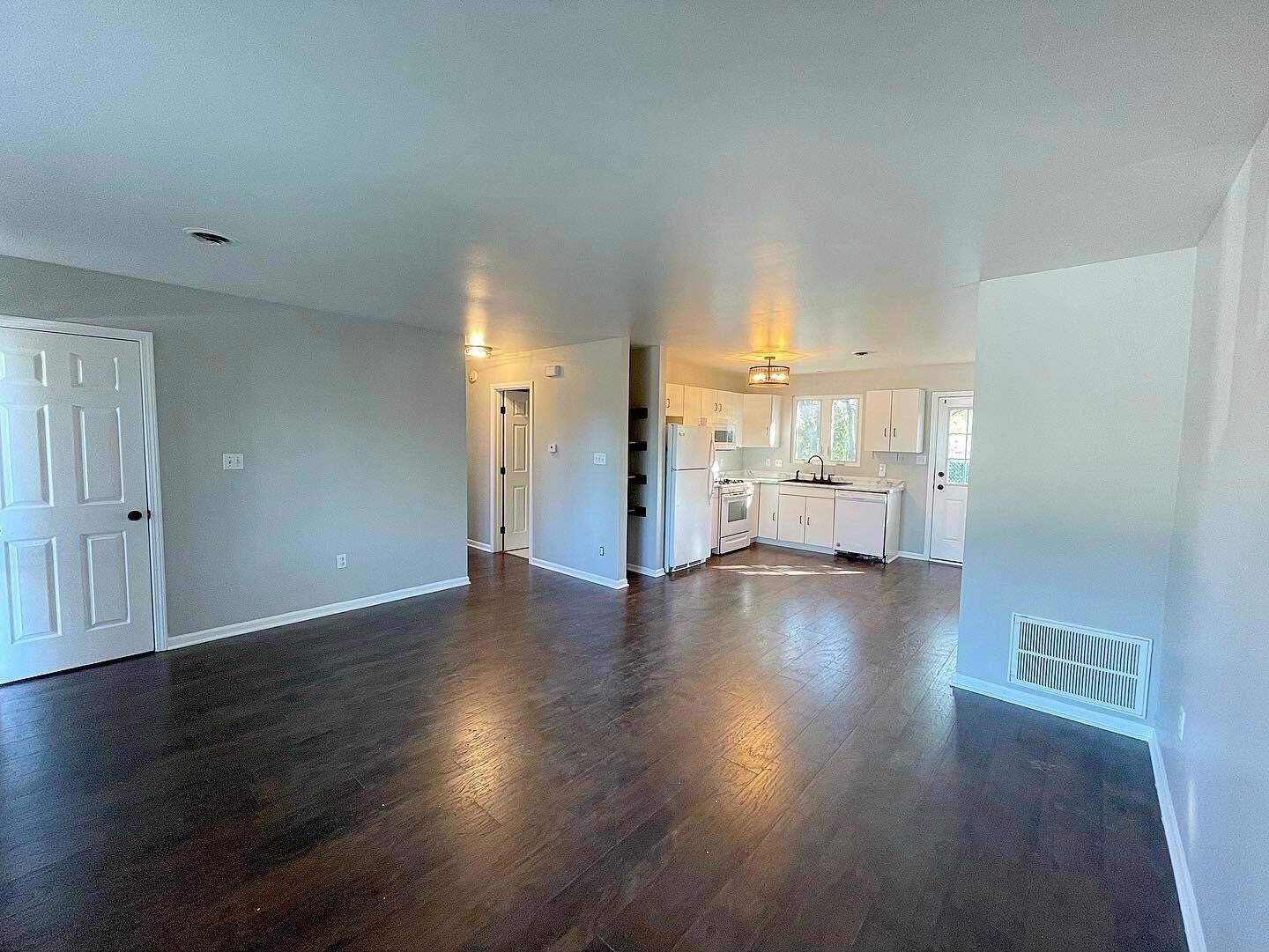 136-140 Meadows Circle