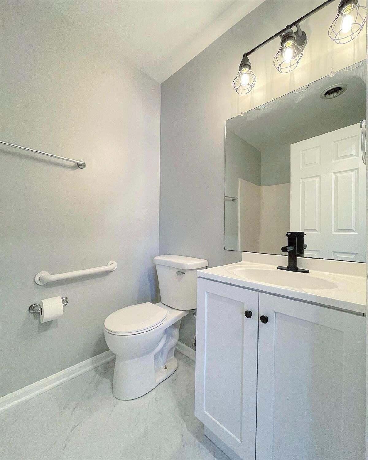 136-140 Meadows Circle