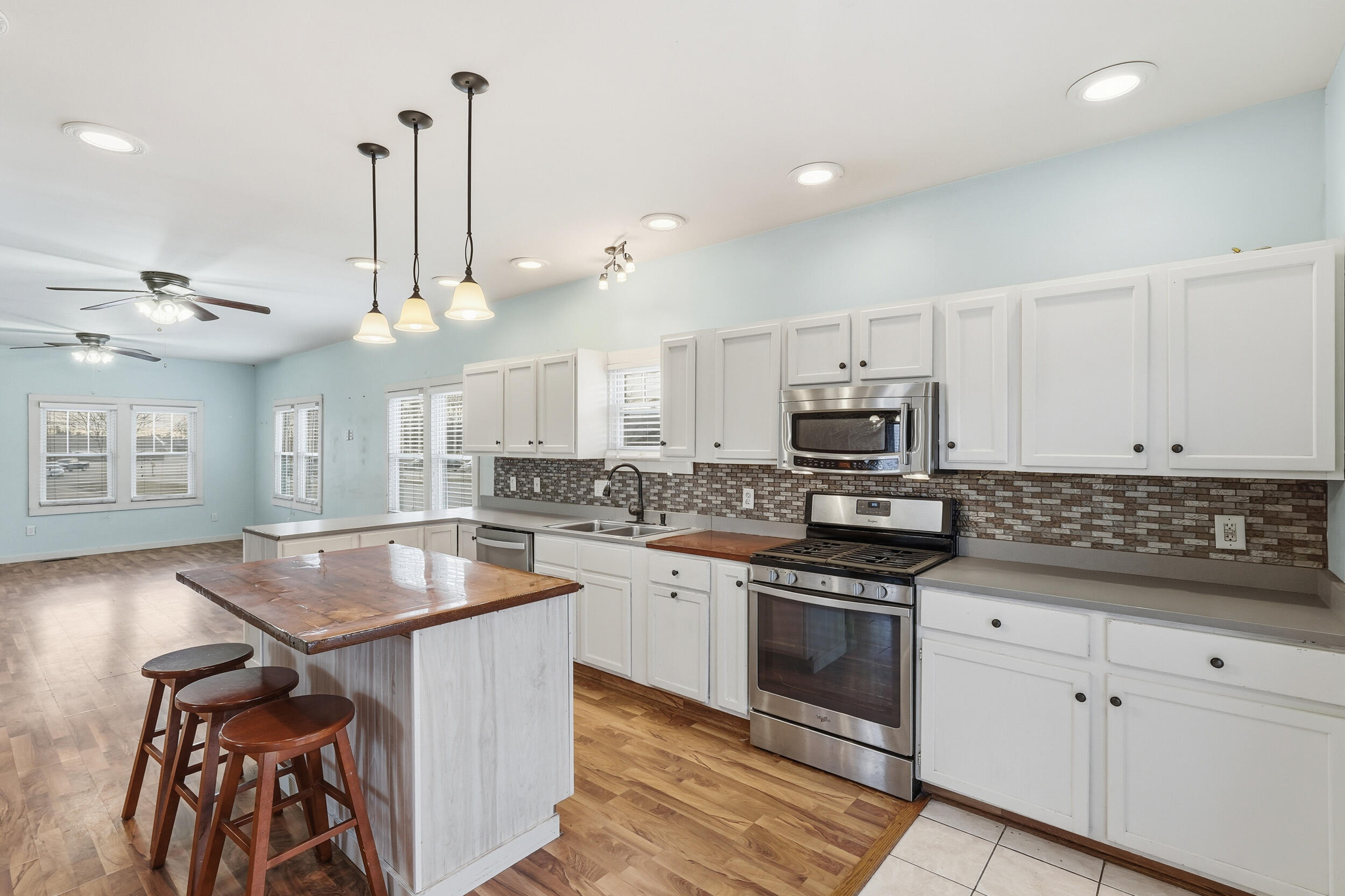 122 9th Street SW