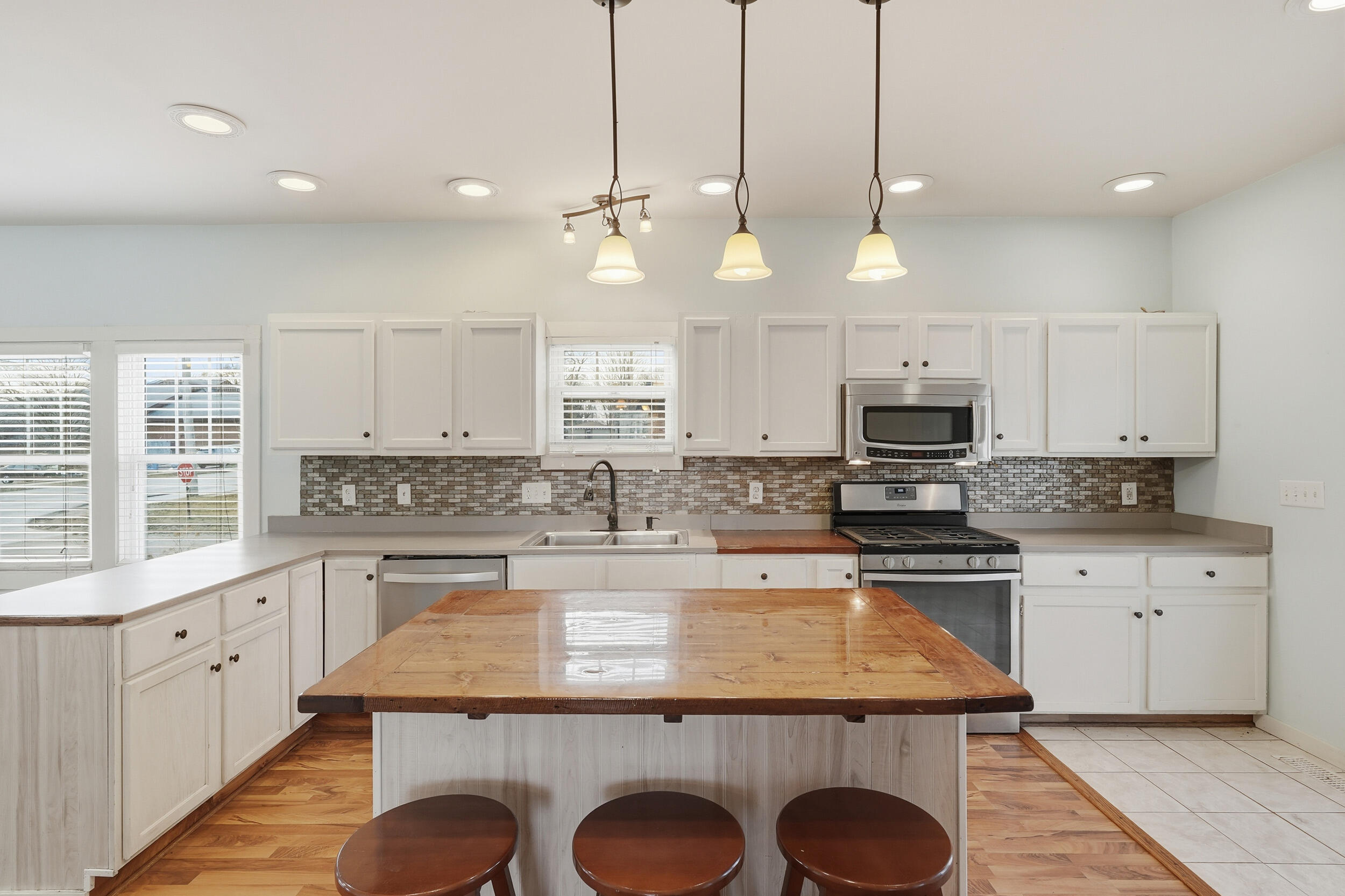 122 9th Street SW