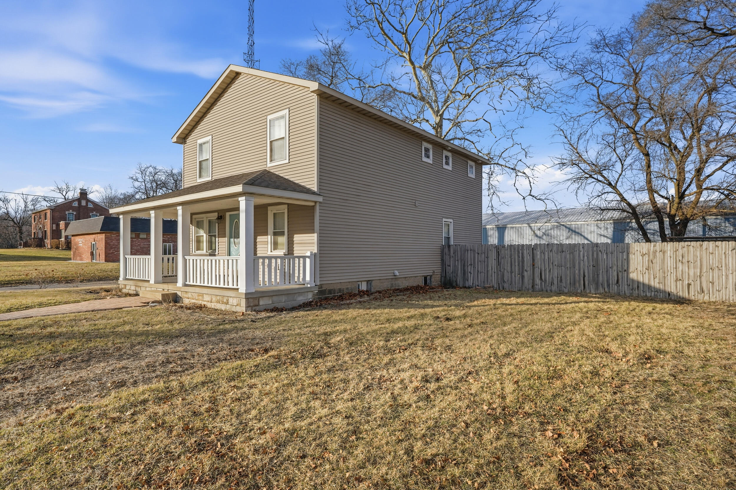 122 9th Street SW