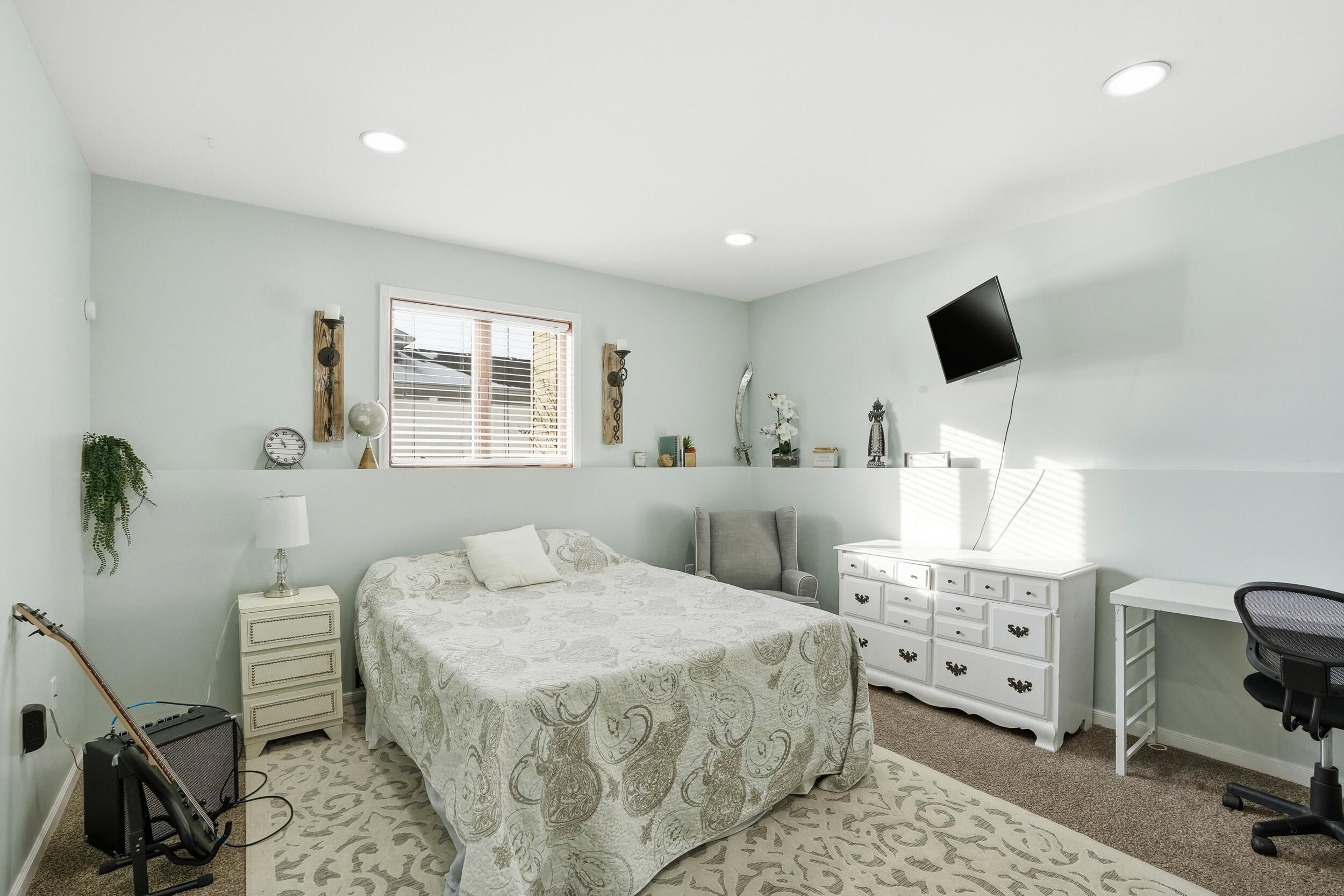 3001 Emerald Drive