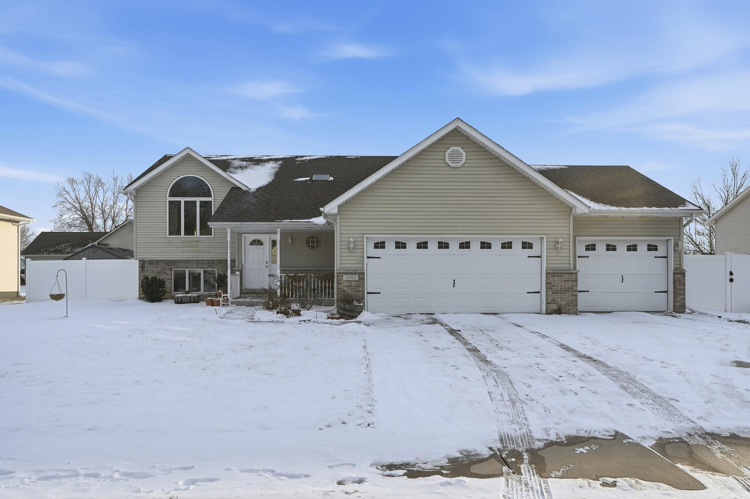 3001 Emerald Drive