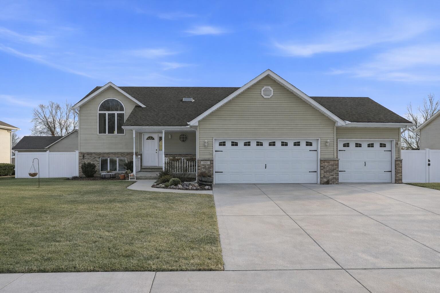 3001 Emerald Drive