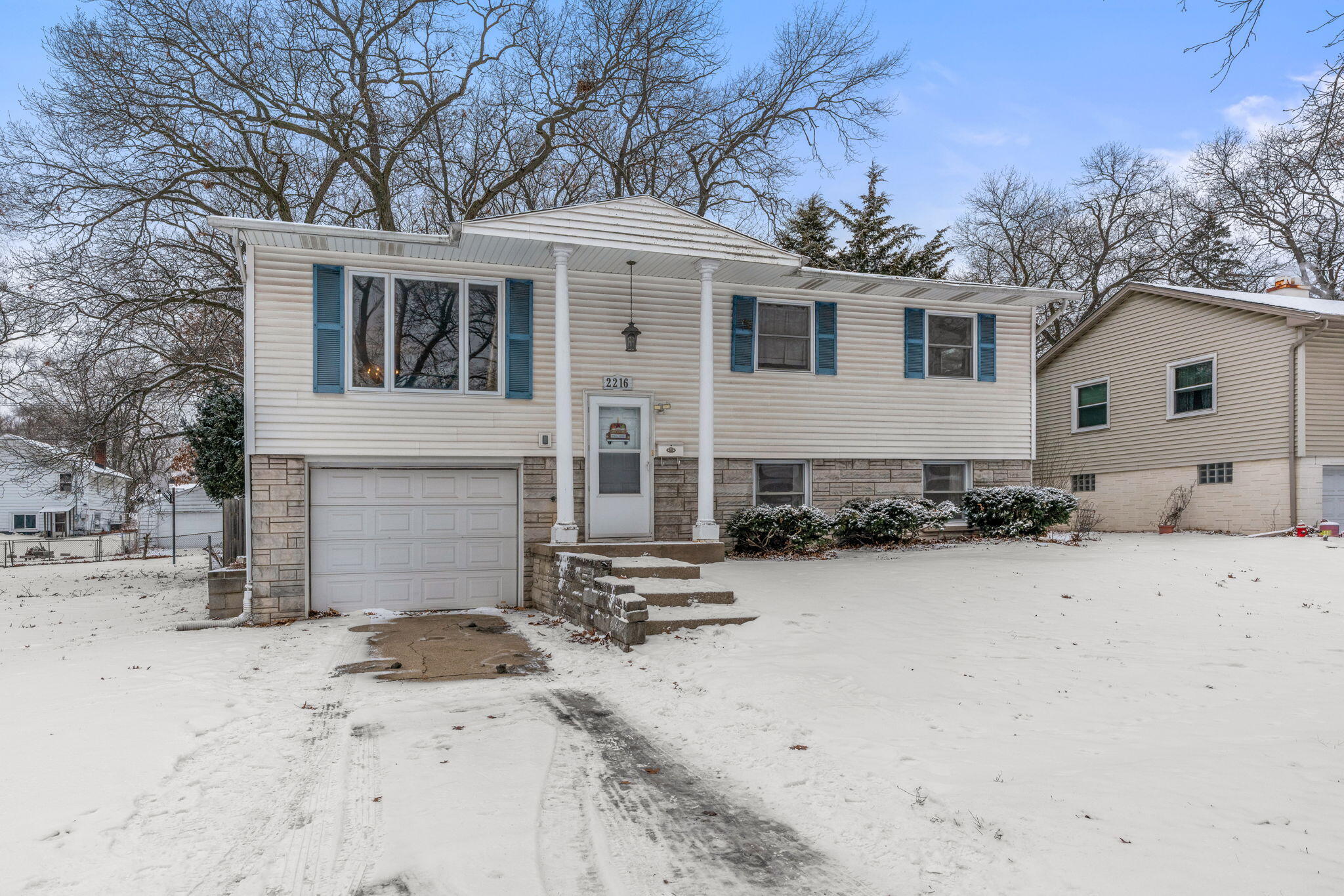 2216 Vermillion Street