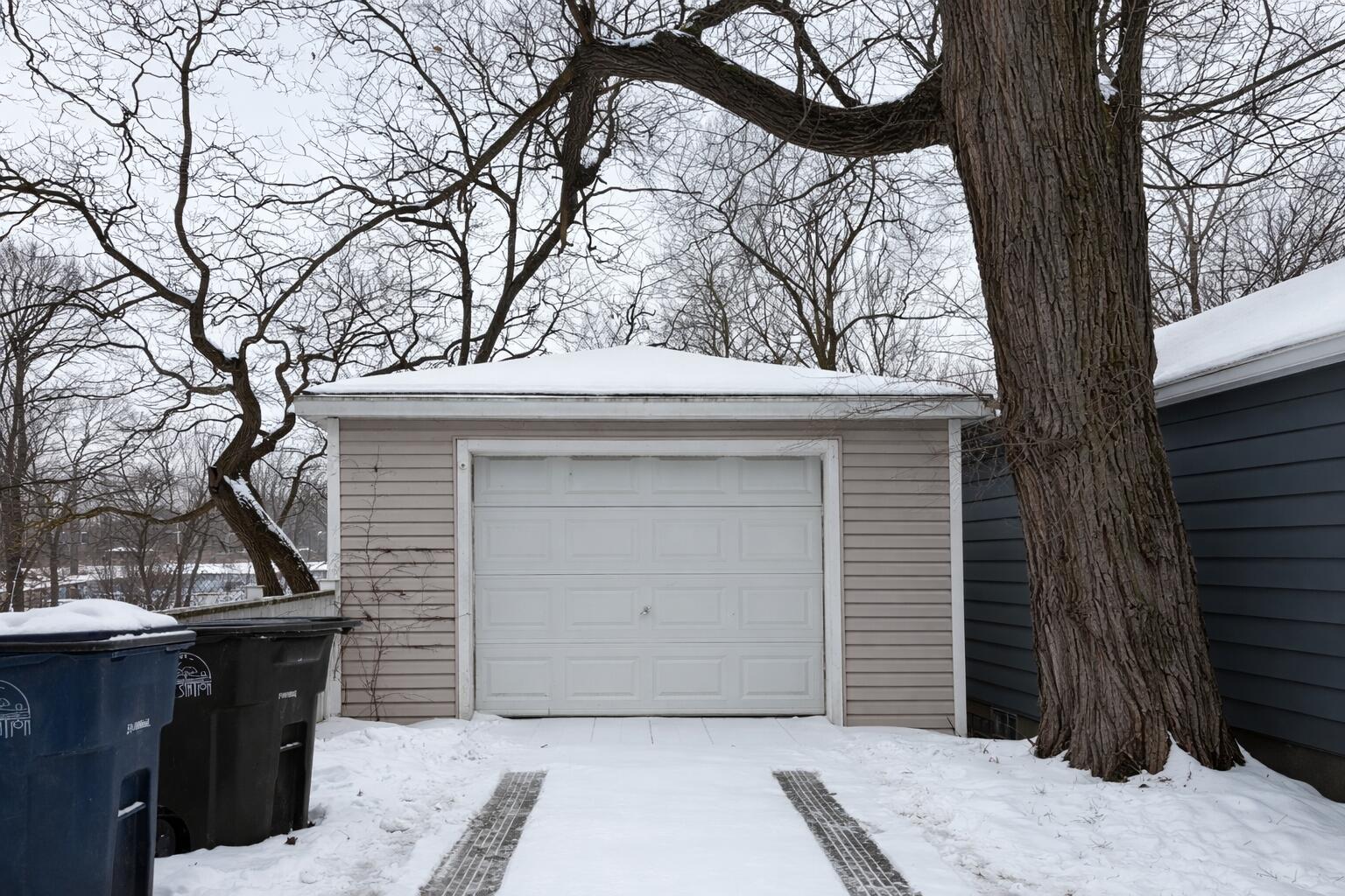 2619 Riverside Drive