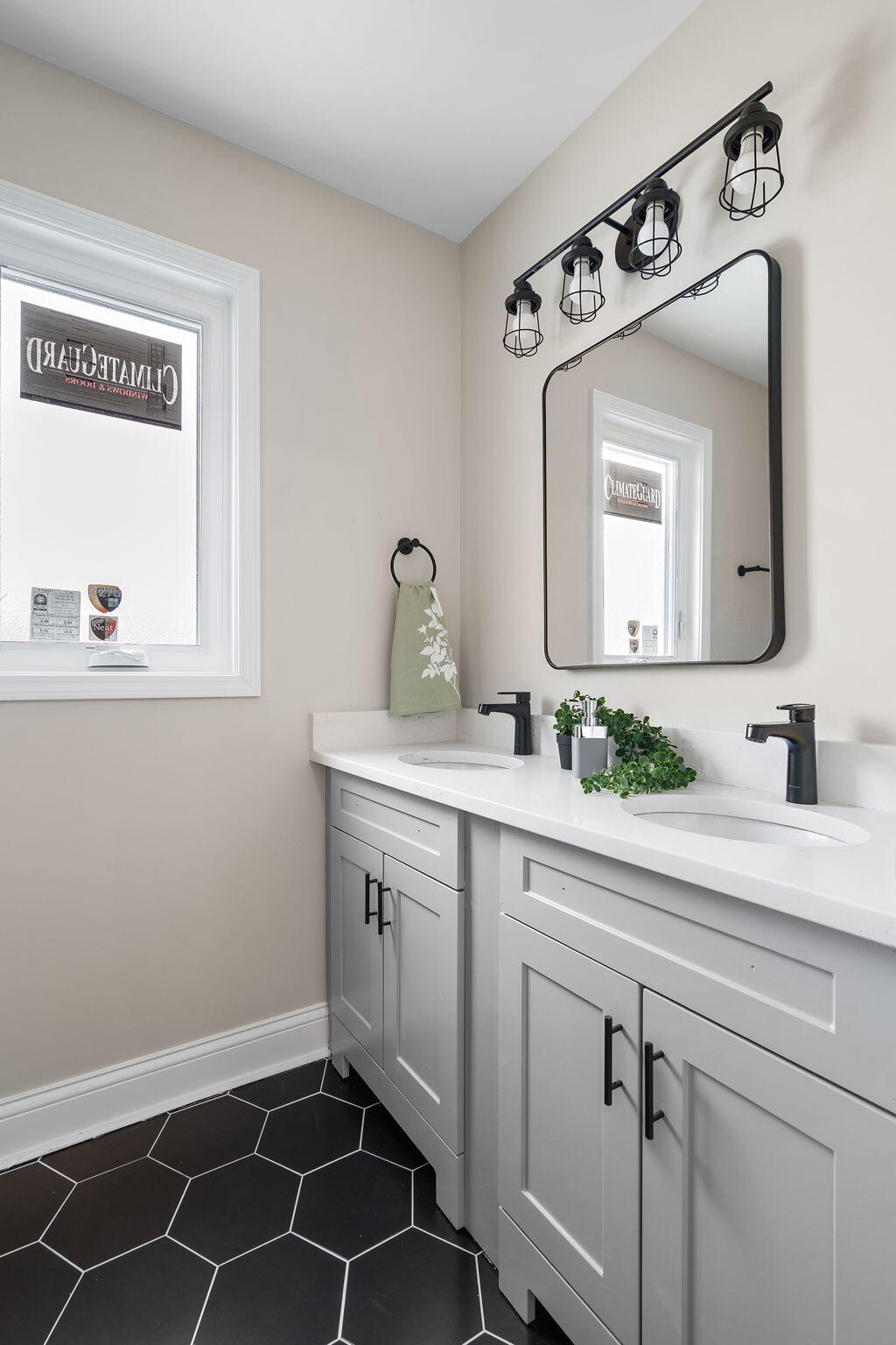 1243 Center Ross Road