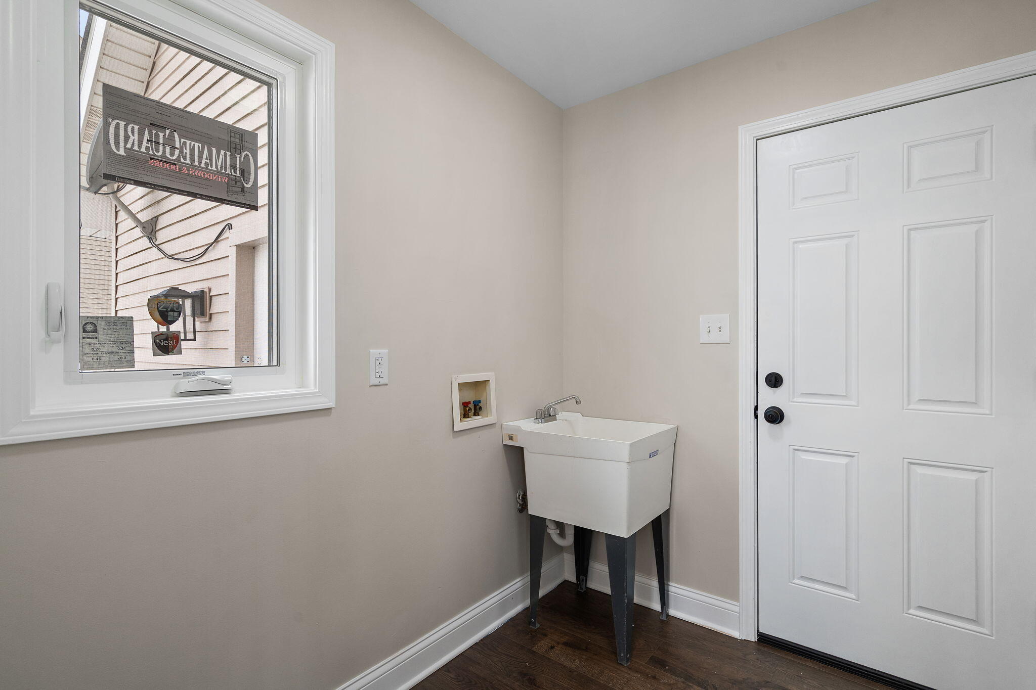 1243 Center Ross Road